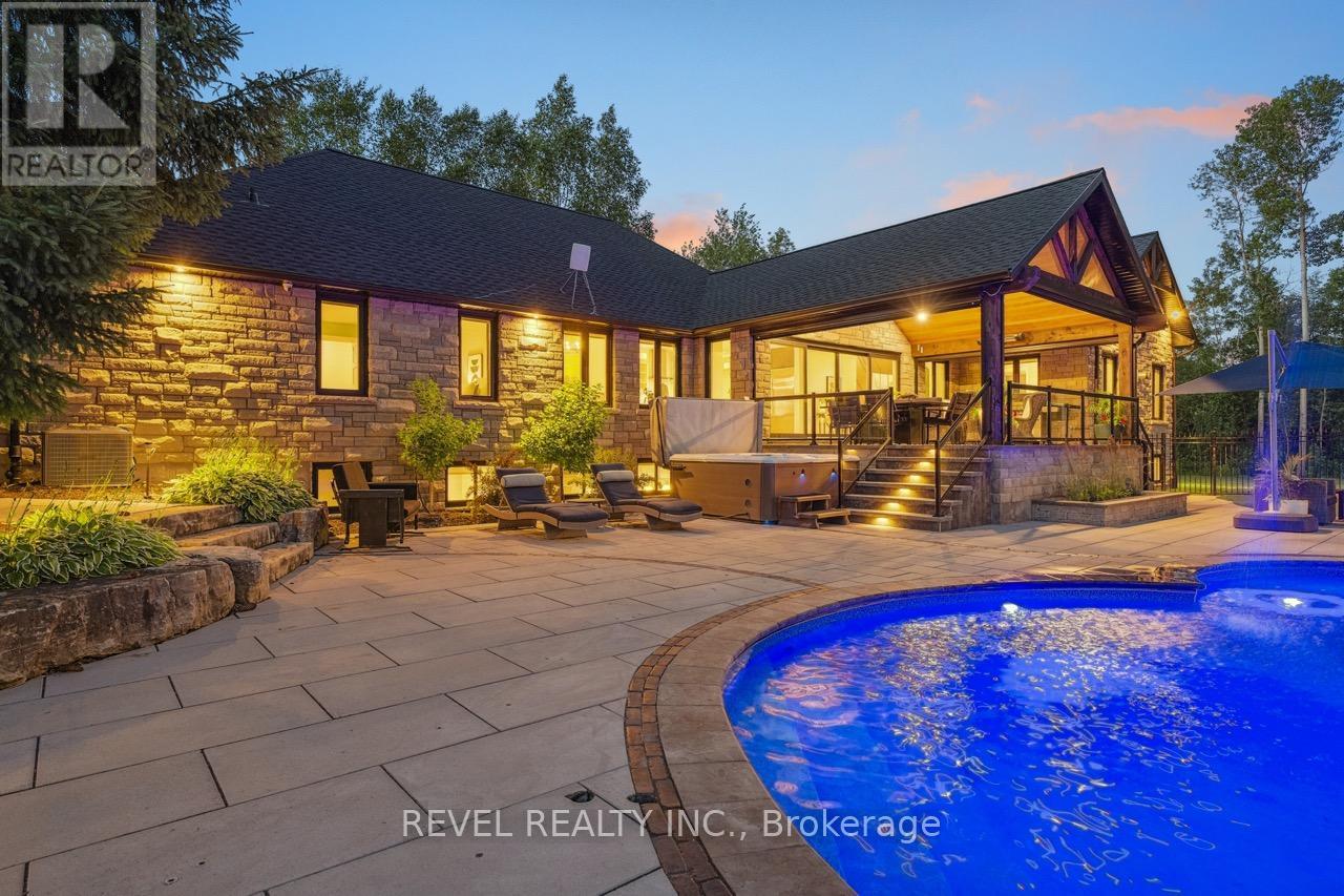 102 Concession 11 E, Hamilton, ON - Outdoor With In Ground Pool With Deck Patio Veranda