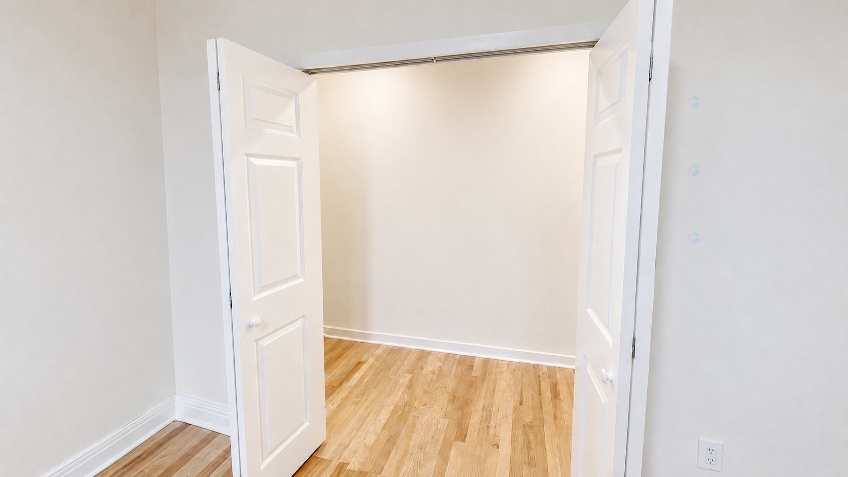 Closet - 1419 Rue Rolland, Montréal (Verdun/Île-Des-Soeurs), QC - Indoor Photo Showing Other Room