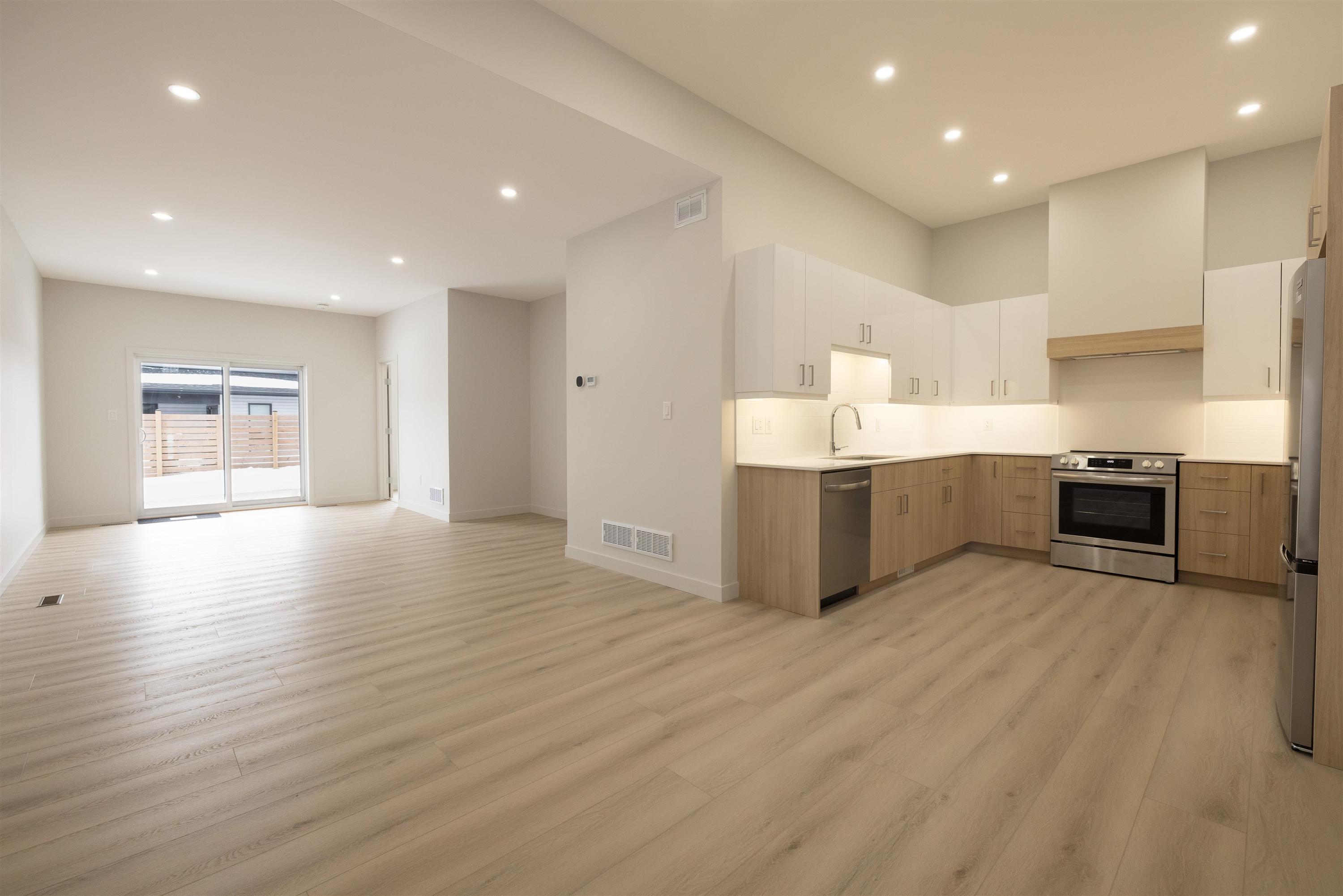 838 Weiler Boulevard, Thunder Bay, ON - Indoor Photo Showing Kitchen