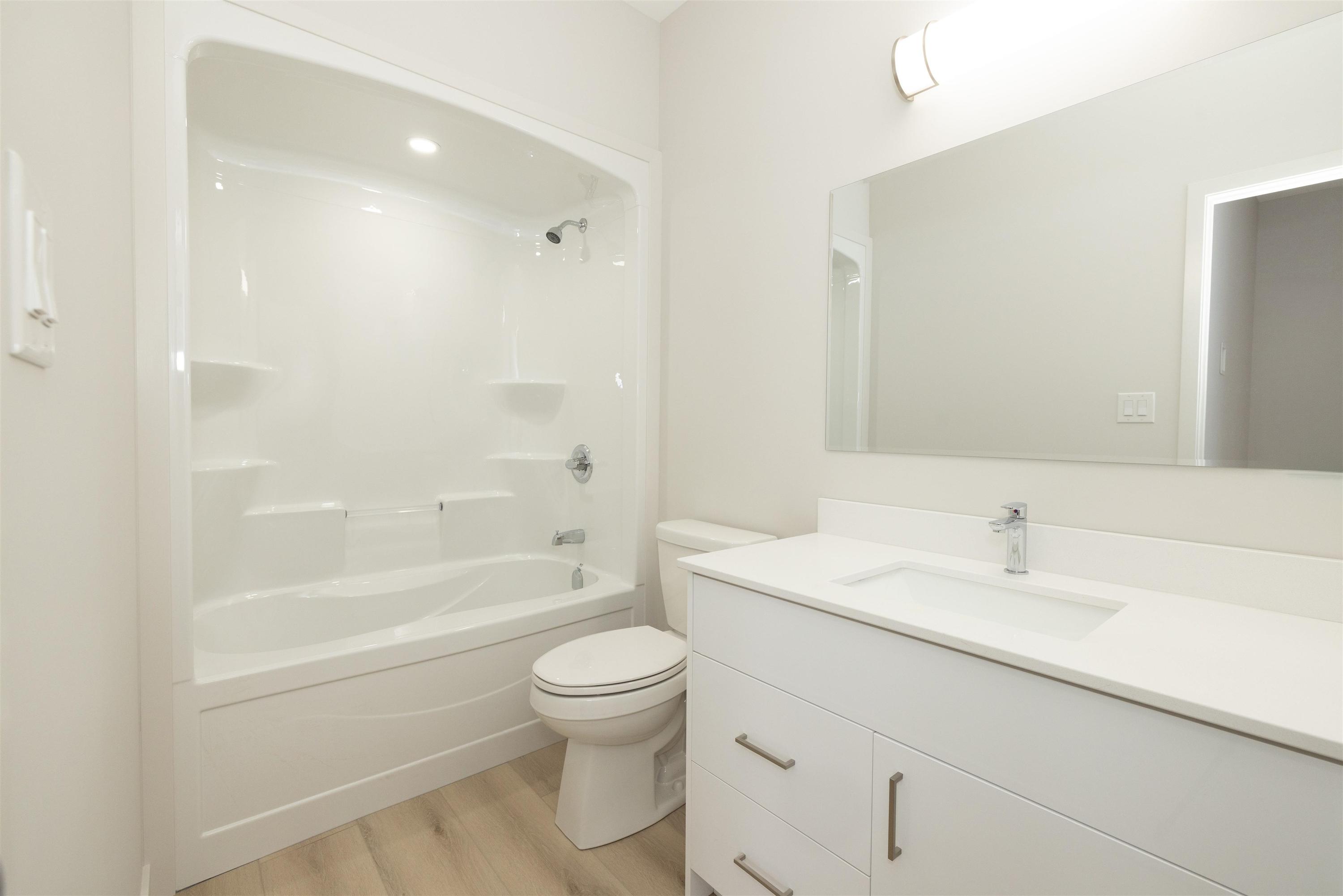 838 Weiler Boulevard, Thunder Bay, ON - Indoor Photo Showing Bathroom