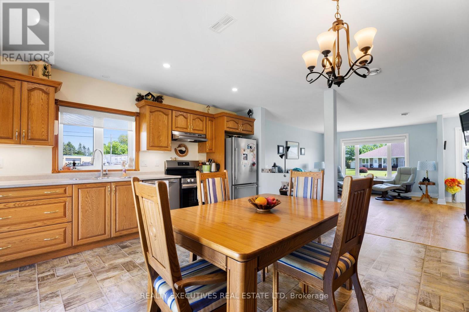10727 West End Terrace, South Dundas, ON - Indoor Photo Showing Other Room