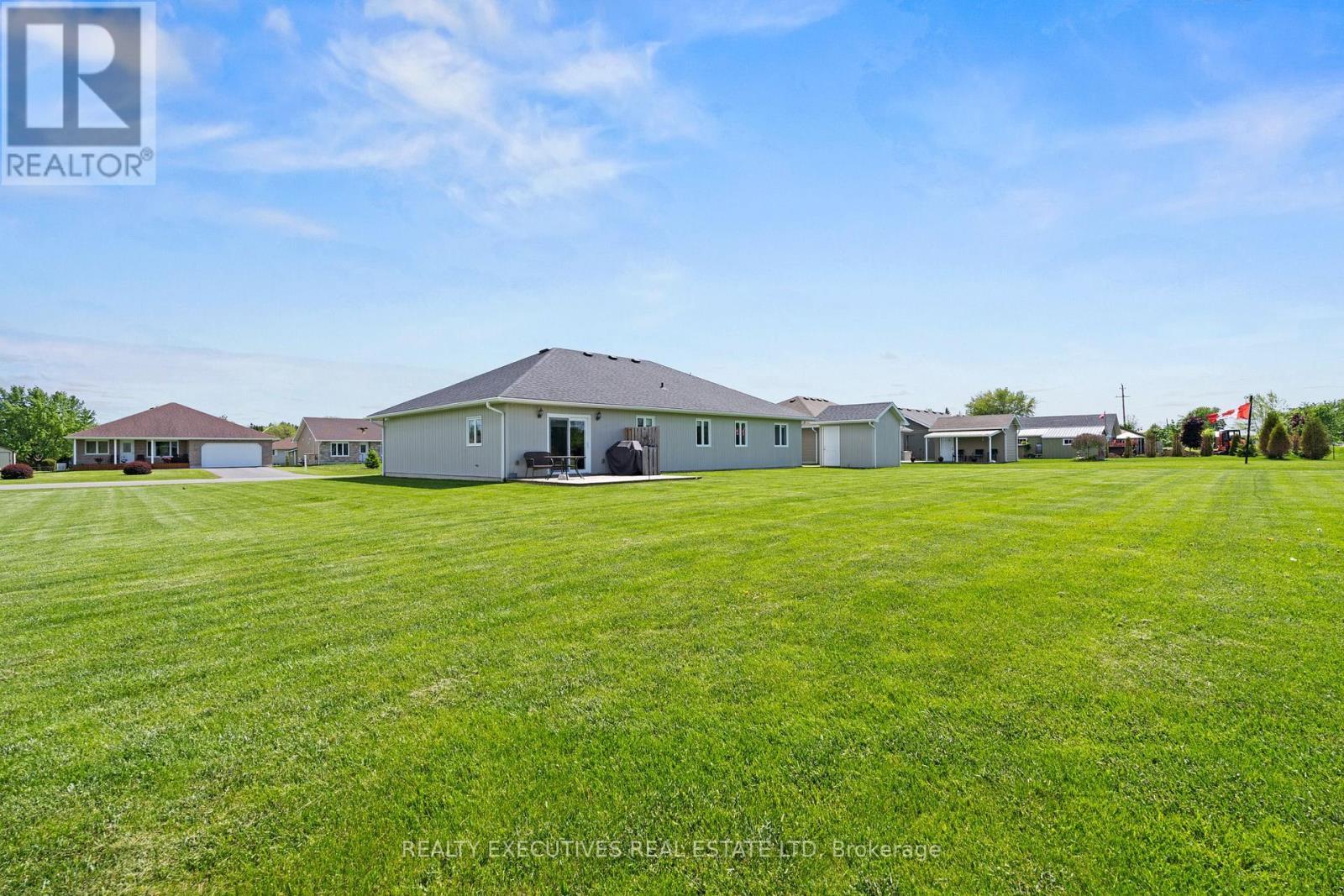 10727 West End Terrace, South Dundas, ON - Outdoor