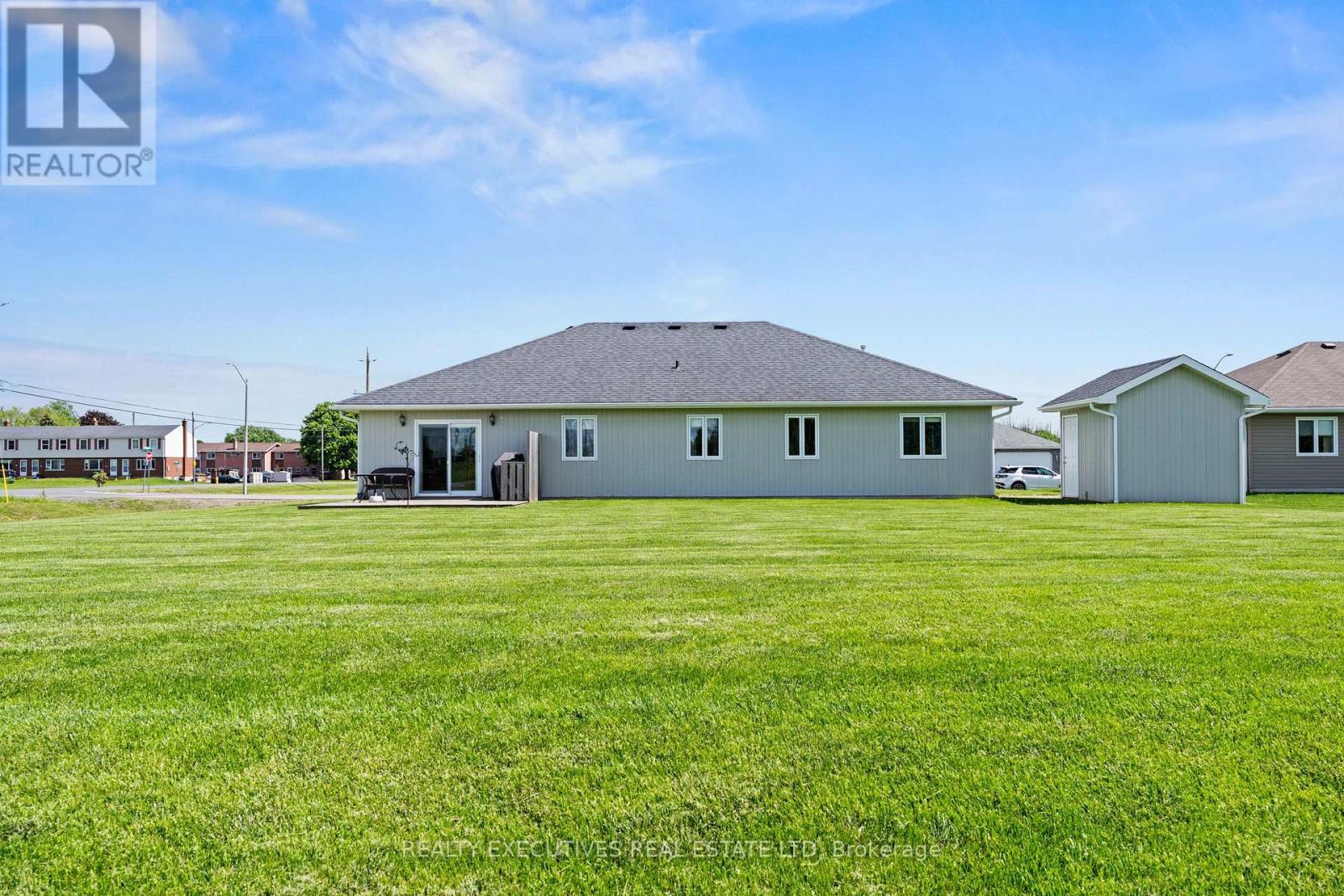 10727 West End Terrace, South Dundas, ON - Outdoor