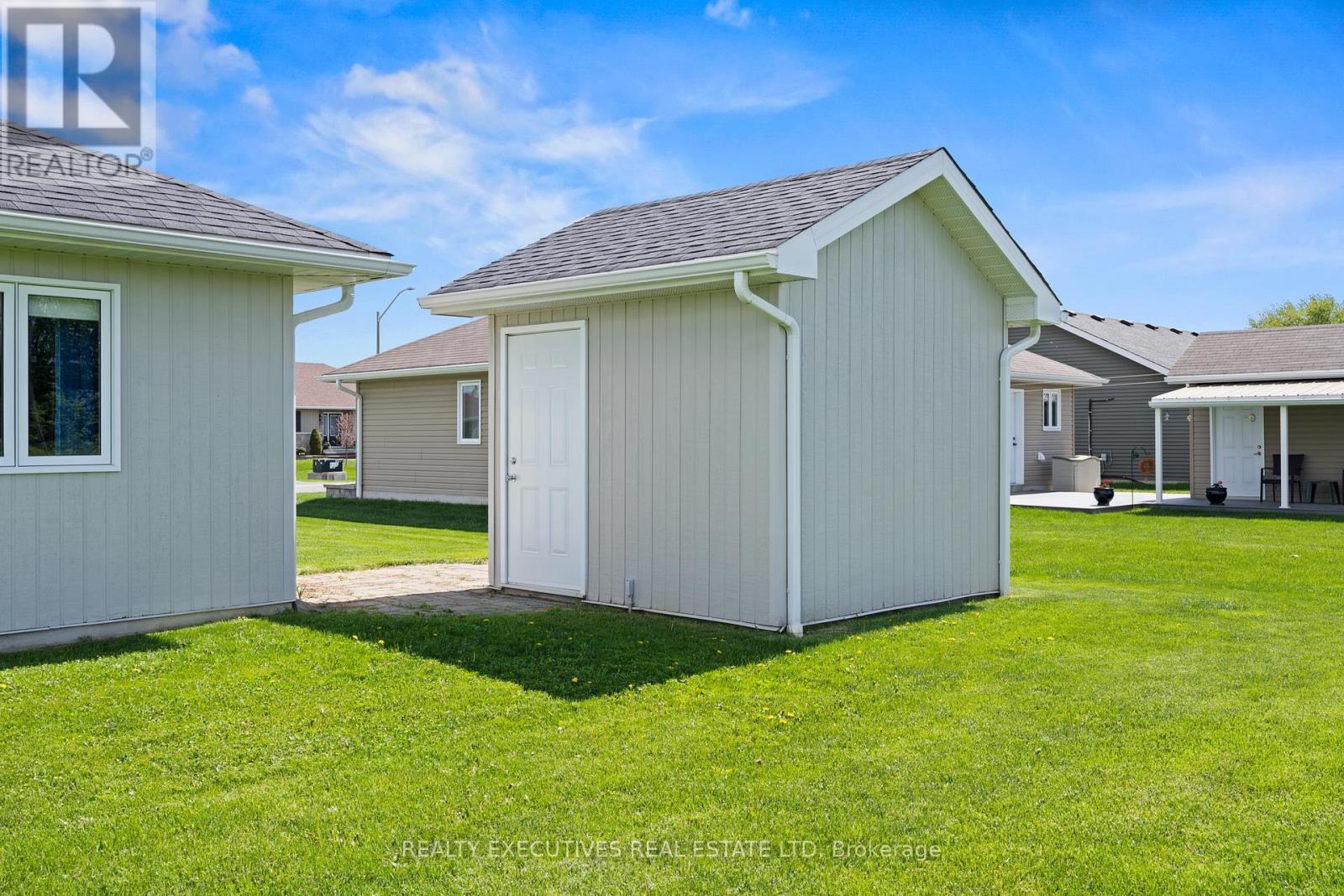 10727 West End Terrace, South Dundas, ON - Outdoor With Exterior