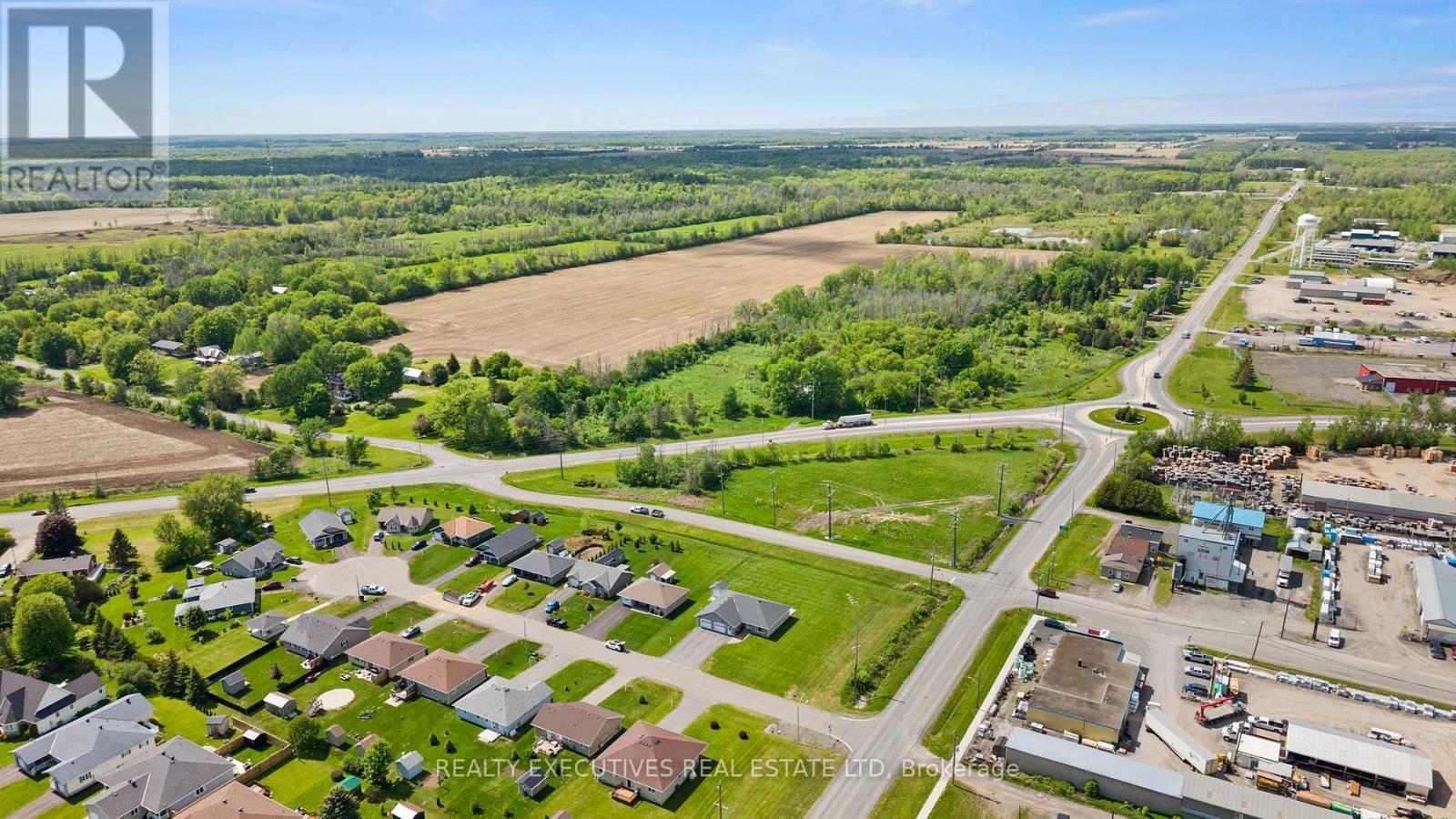 10727 West End Terrace, South Dundas, ON - Outdoor With View