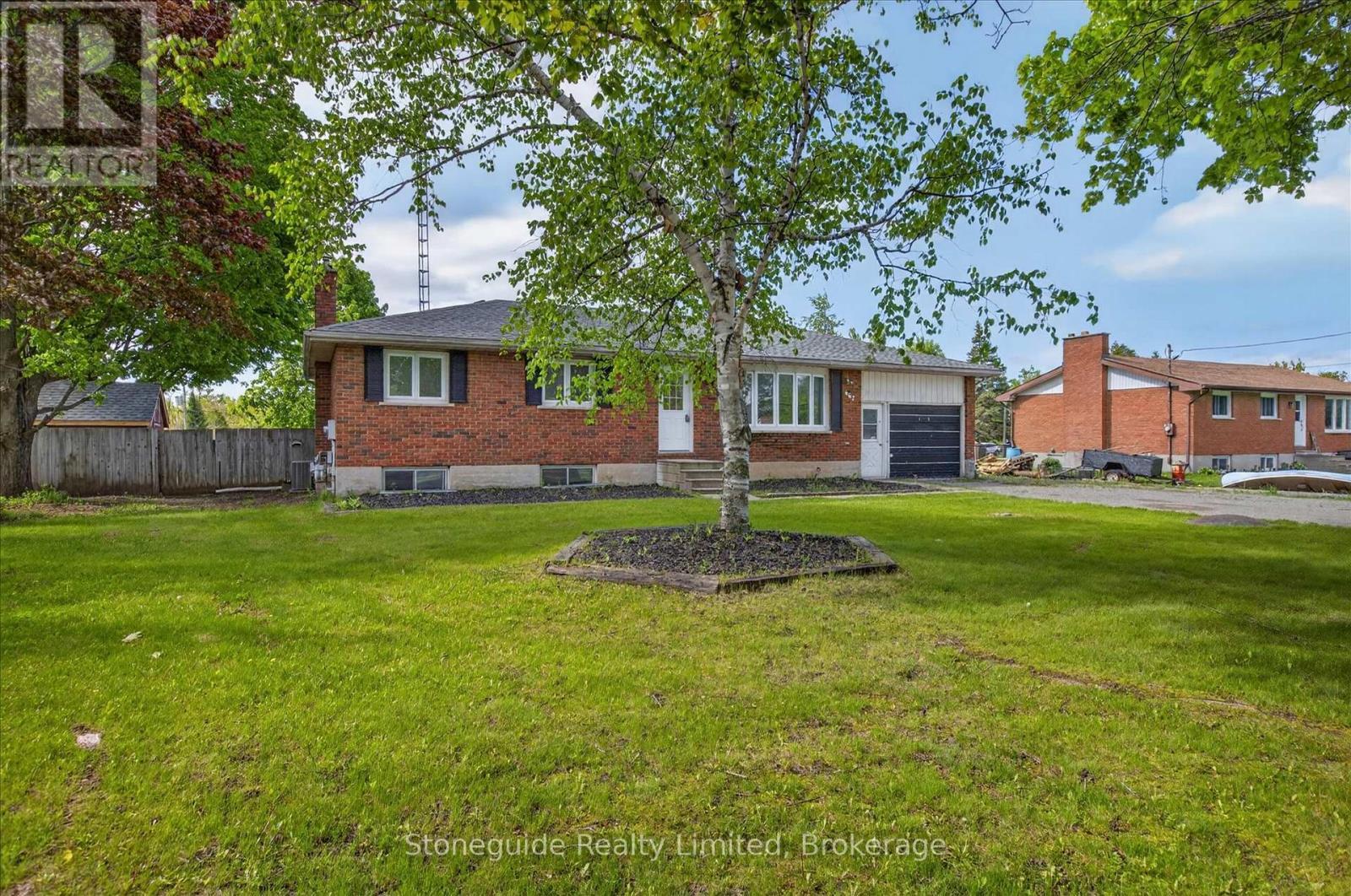 667 Skyline Road, Selwyn, ON - Outdoor