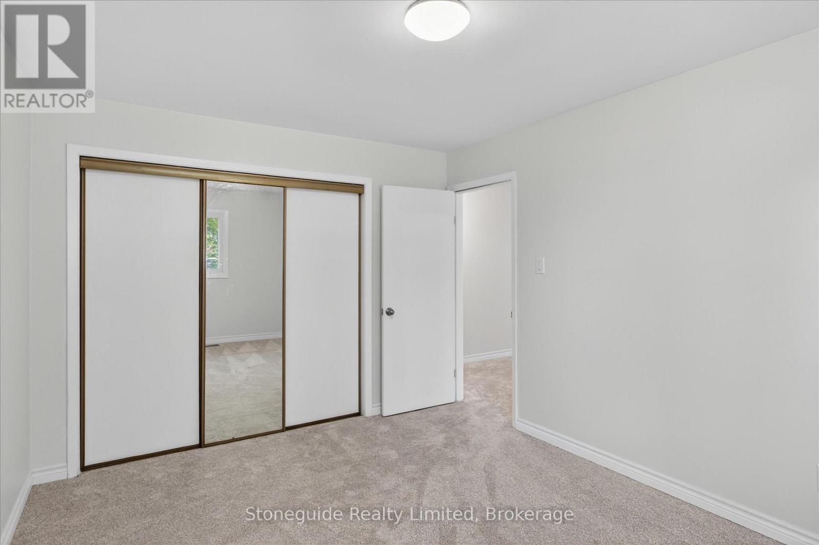 667 Skyline Road, Selwyn, ON - Indoor Photo Showing Other Room