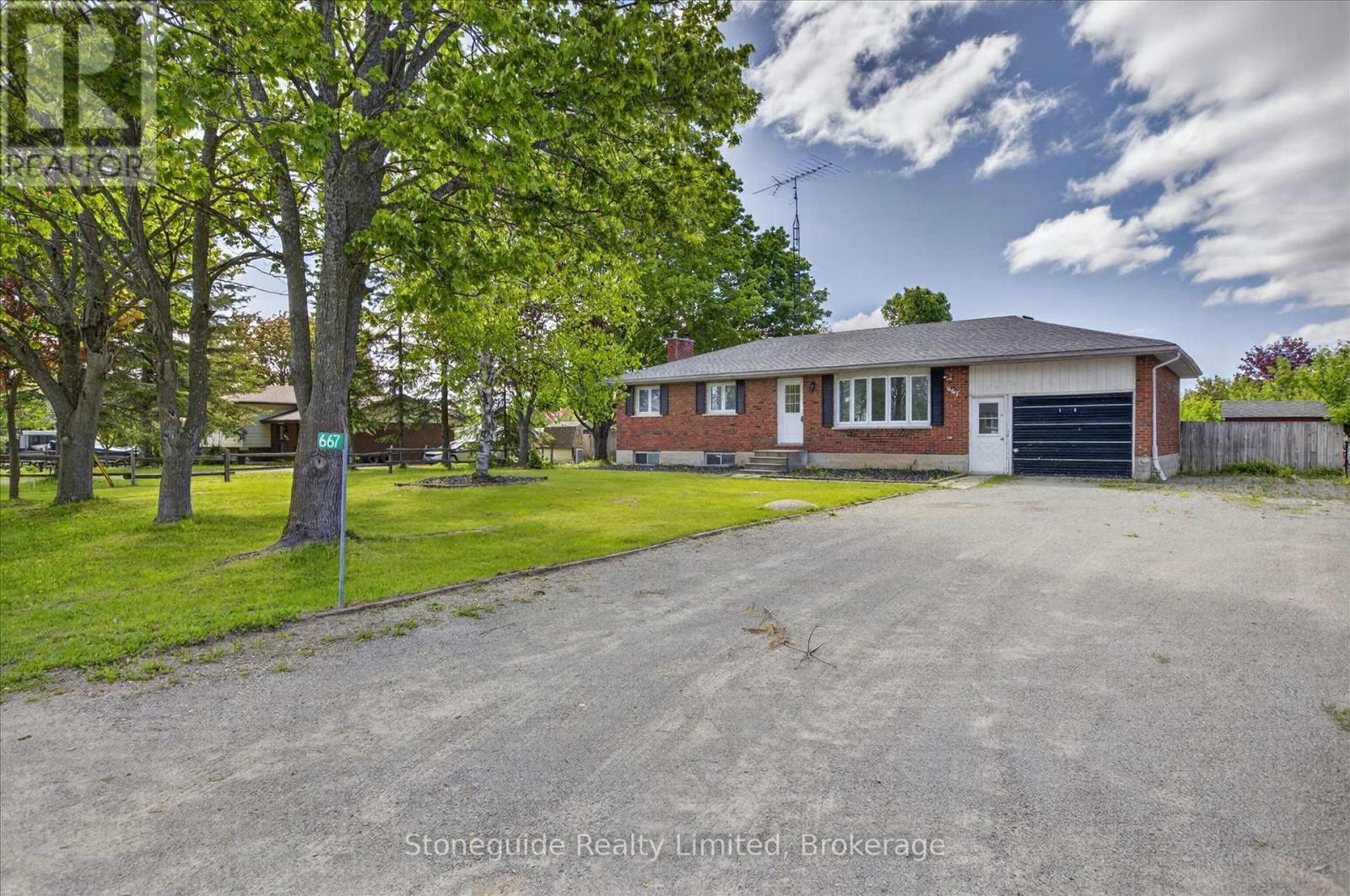 667 Skyline Road, Selwyn, ON - Outdoor
