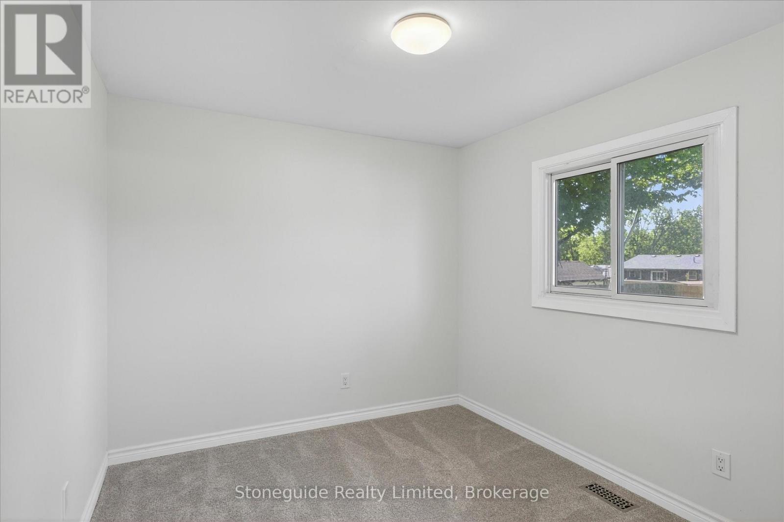 667 Skyline Road, Selwyn, ON - Indoor Photo Showing Other Room