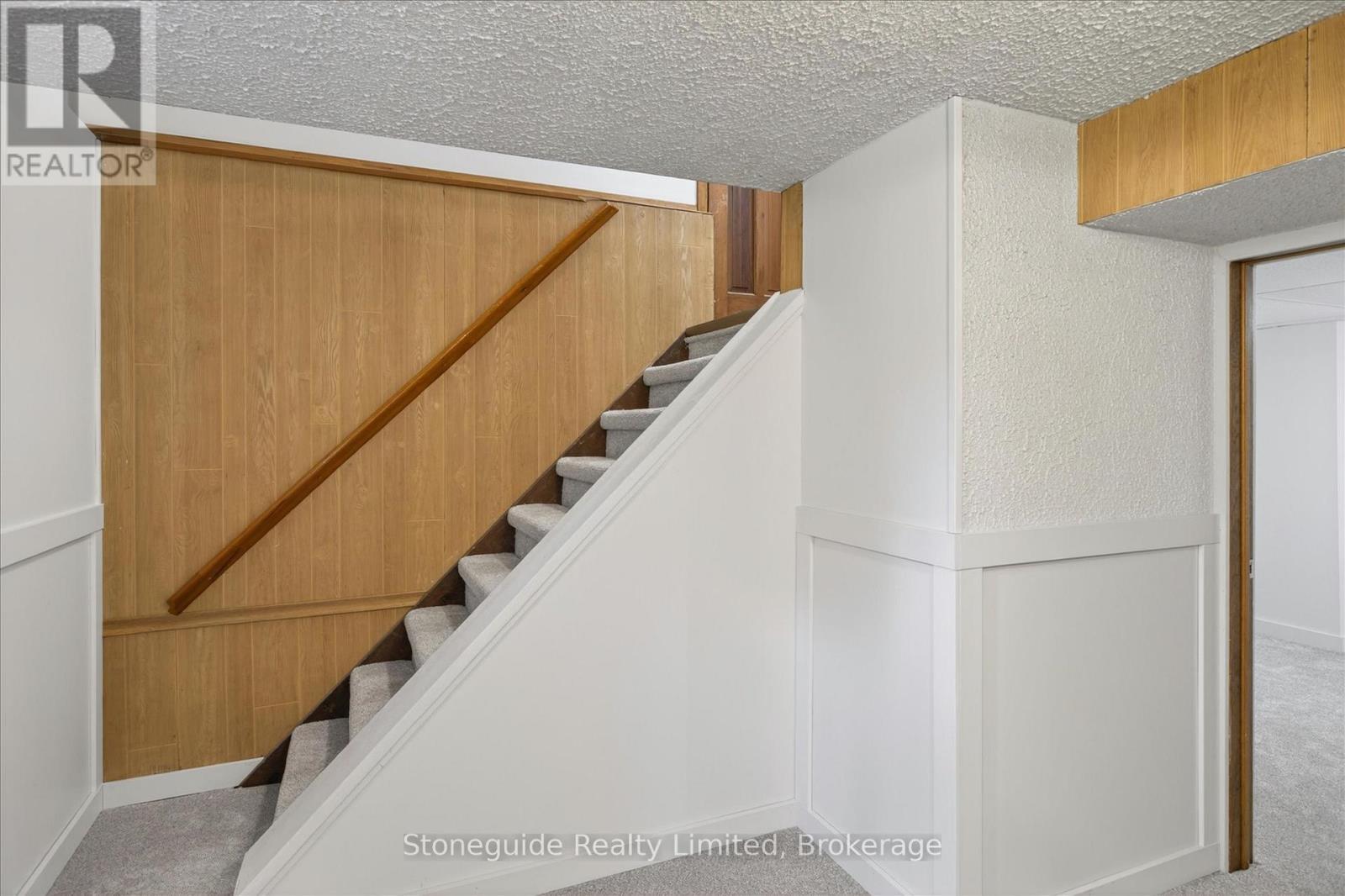667 Skyline Road, Selwyn, ON - Indoor Photo Showing Other Room
