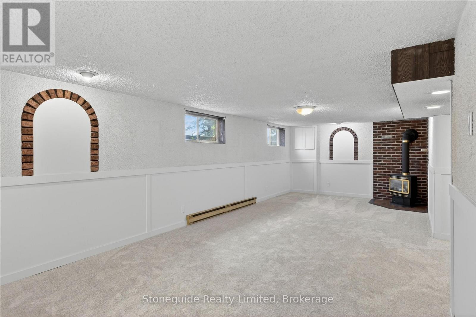 667 Skyline Road, Selwyn, ON - Indoor Photo Showing Other Room