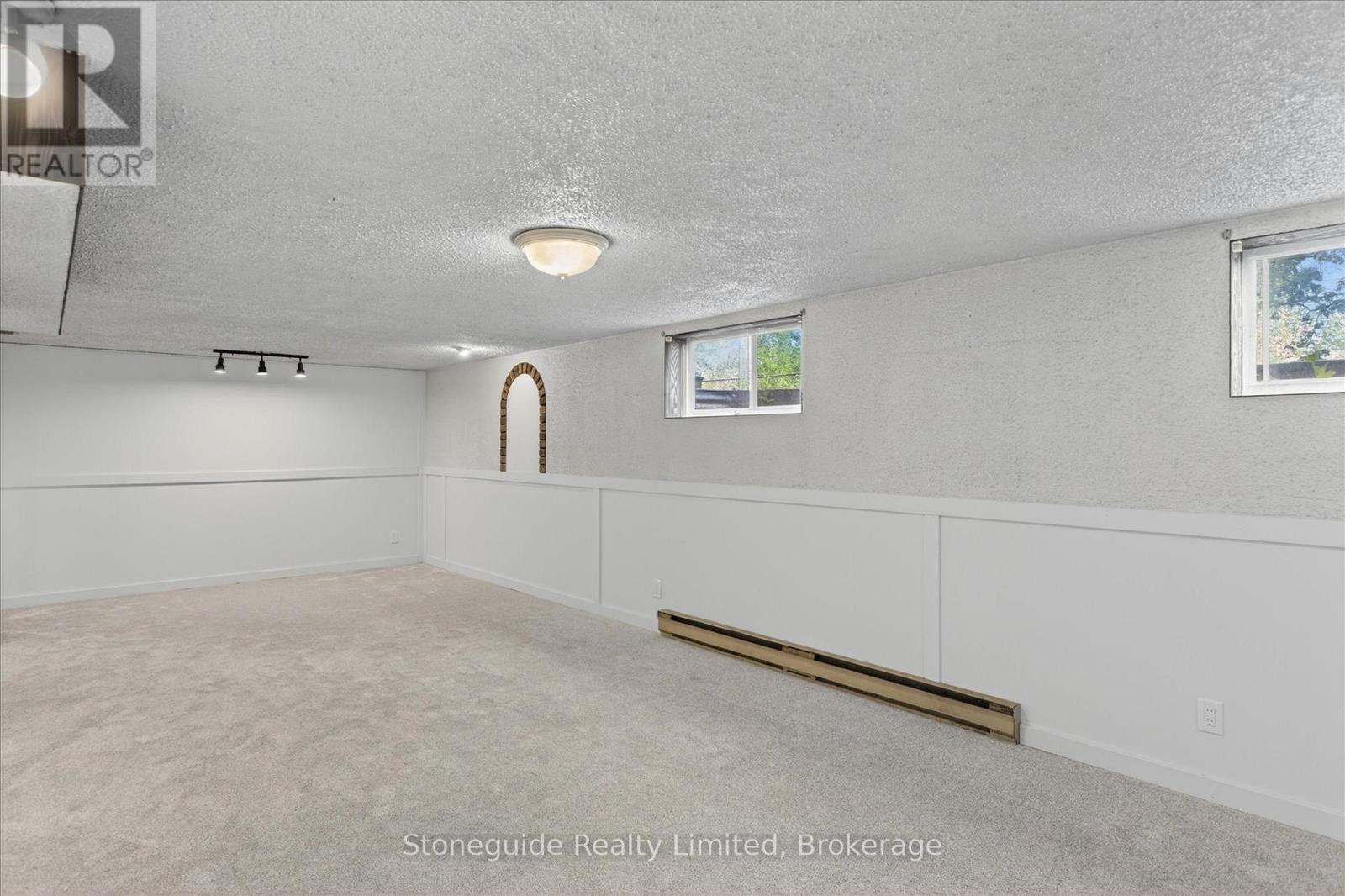 667 Skyline Road, Selwyn, ON - Indoor Photo Showing Other Room