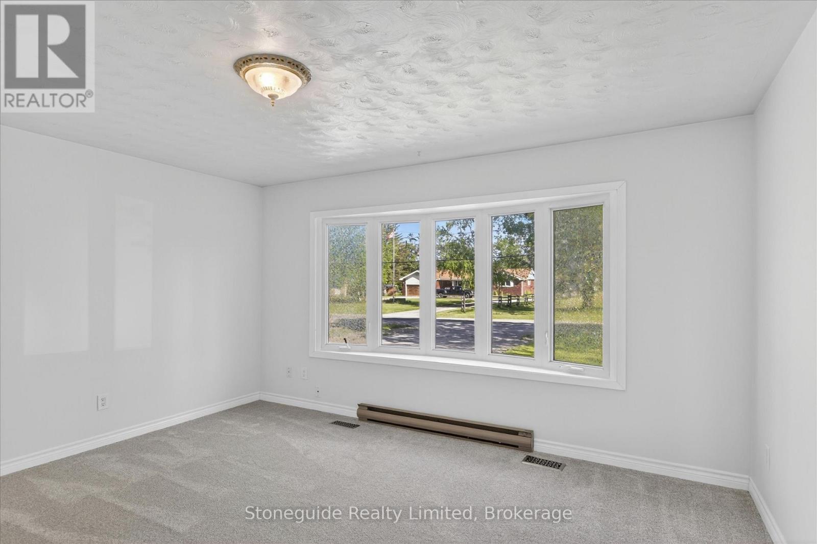 667 Skyline Road, Selwyn, ON - Indoor Photo Showing Other Room