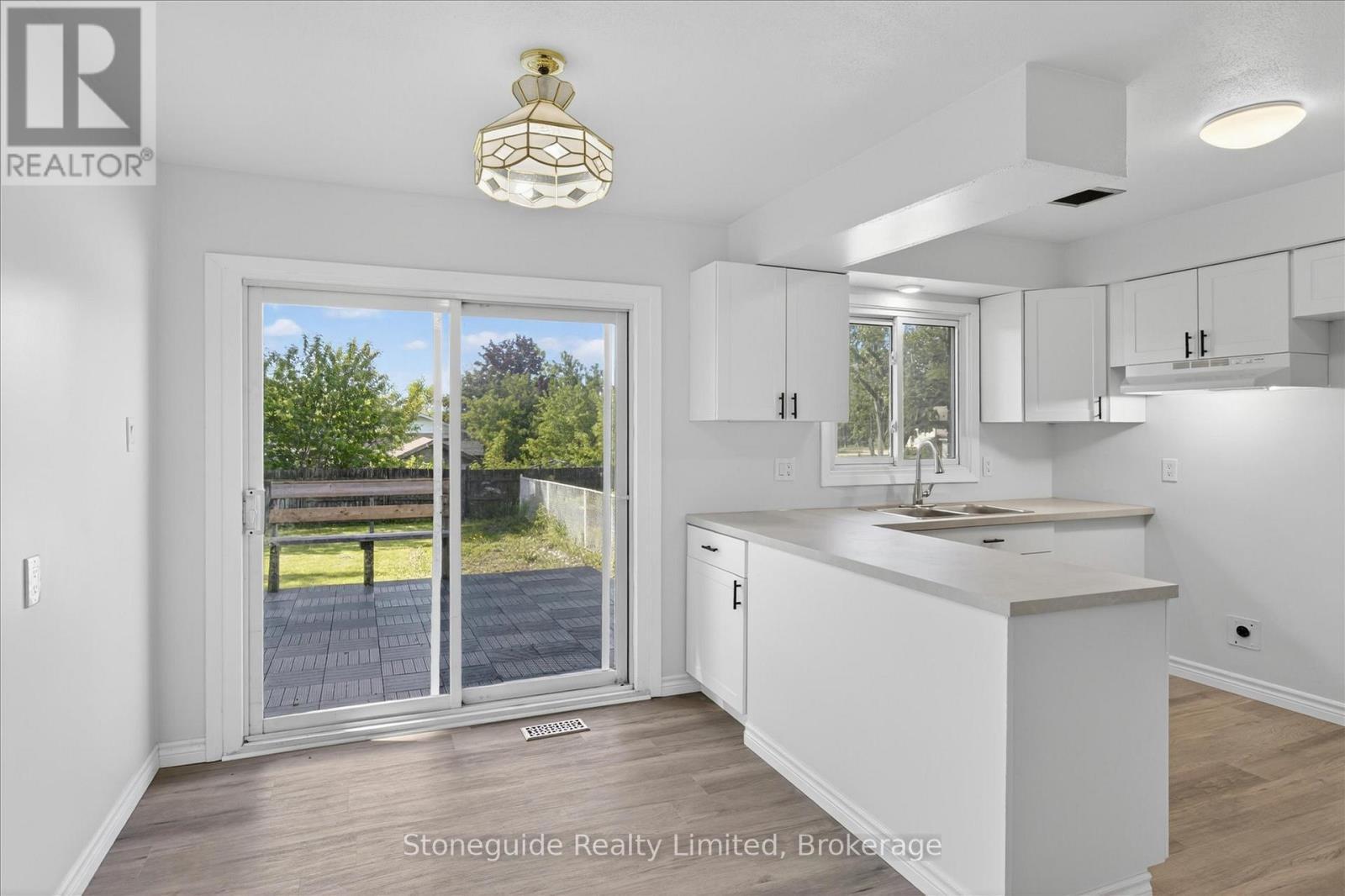 667 Skyline Road, Selwyn, ON - Indoor Photo Showing Kitchen With Double Sink