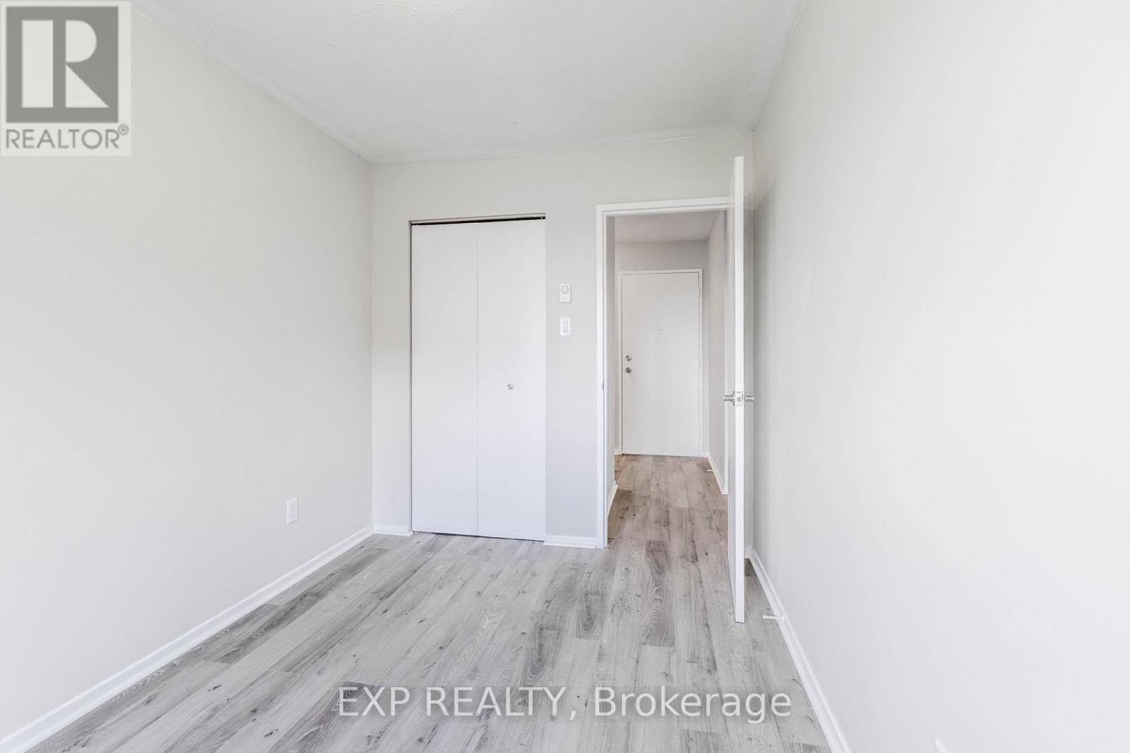 Two Great Secondary Bedrooms - 404 B - 2044 Arrowsmith Drive, Ottawa, ON - Indoor Photo Showing Other Room