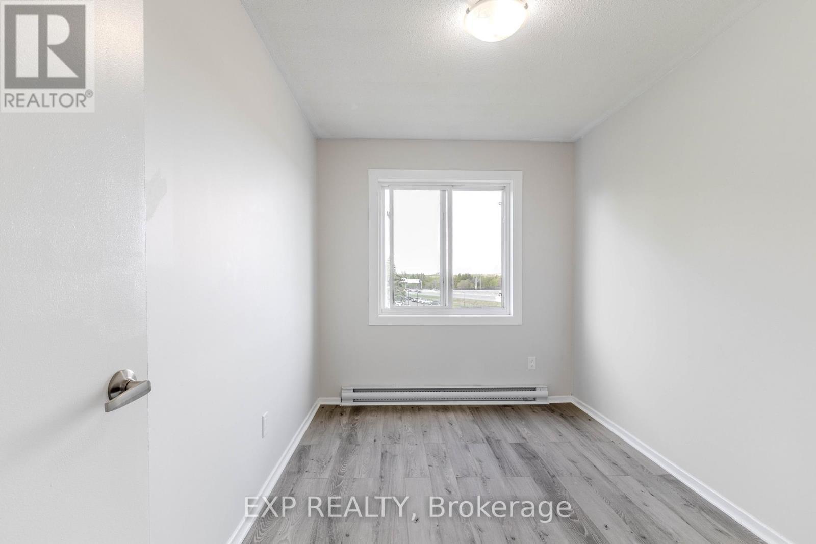 404 B - 2044 Arrowsmith Drive, Ottawa, ON - Indoor Photo Showing Other Room