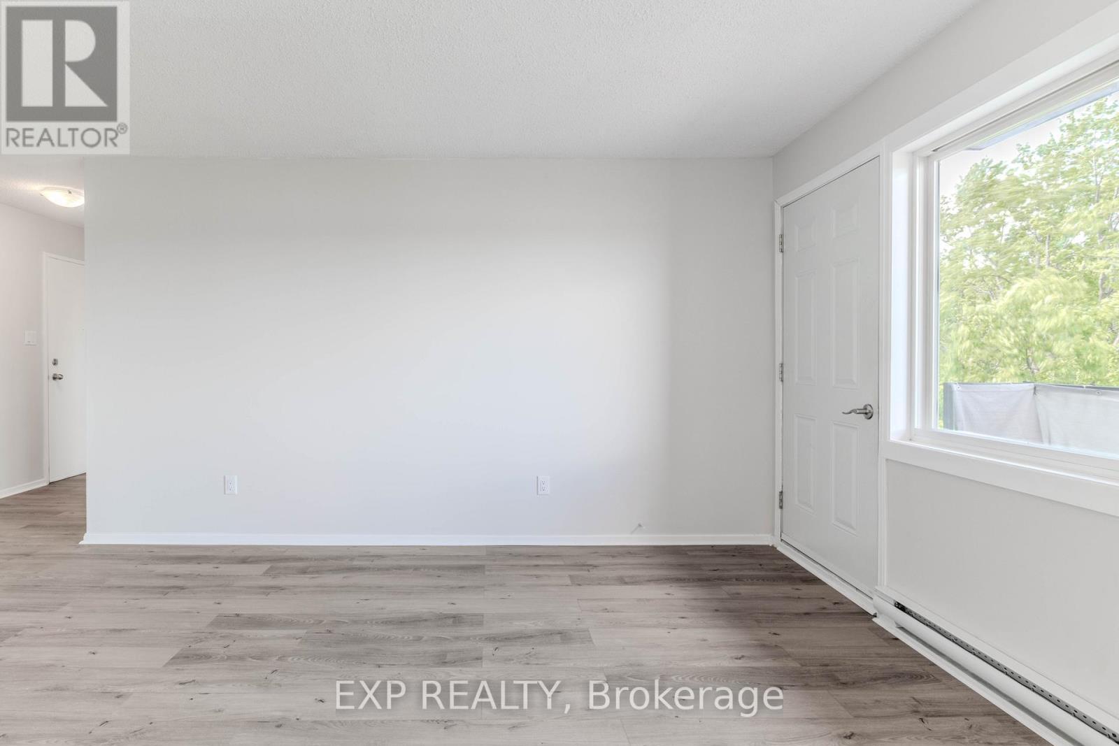 404 B - 2044 Arrowsmith Drive, Ottawa, ON - Indoor Photo Showing Other Room