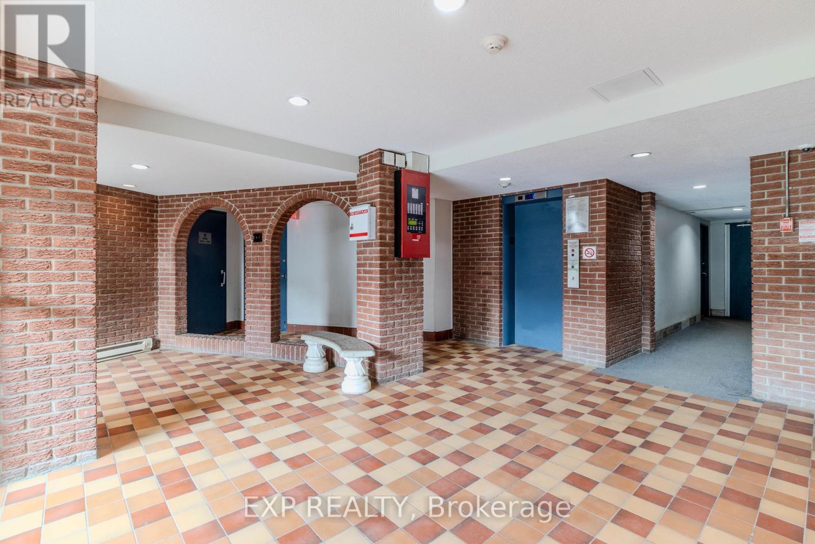 Wow! - 404 B - 2044 Arrowsmith Drive, Ottawa, ON - Indoor Photo Showing Other Room