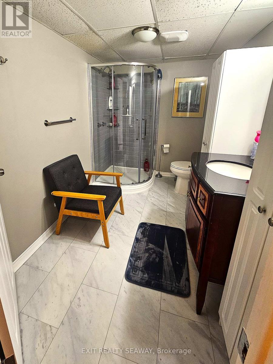 524 Anthony Street, Cornwall, ON - Indoor Photo Showing Bathroom