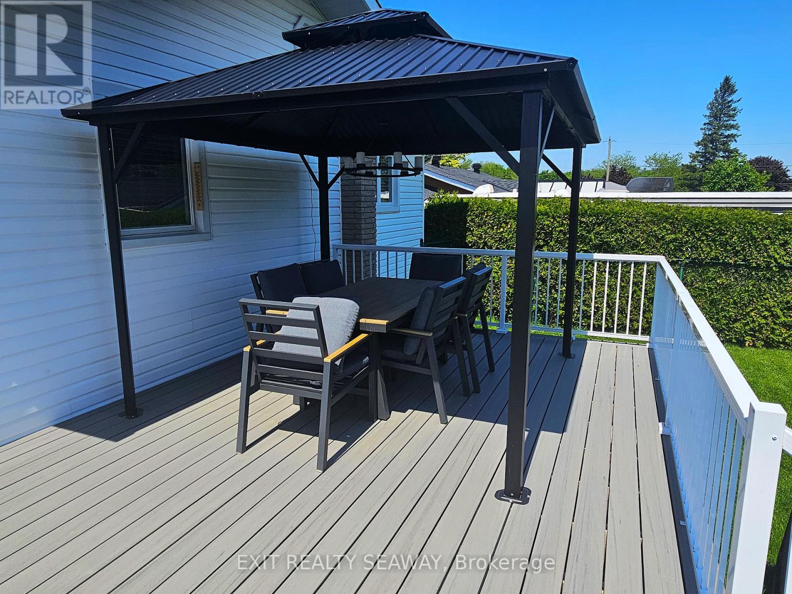 524 Anthony Street, Cornwall, ON - Outdoor With Deck Patio Veranda With Exterior