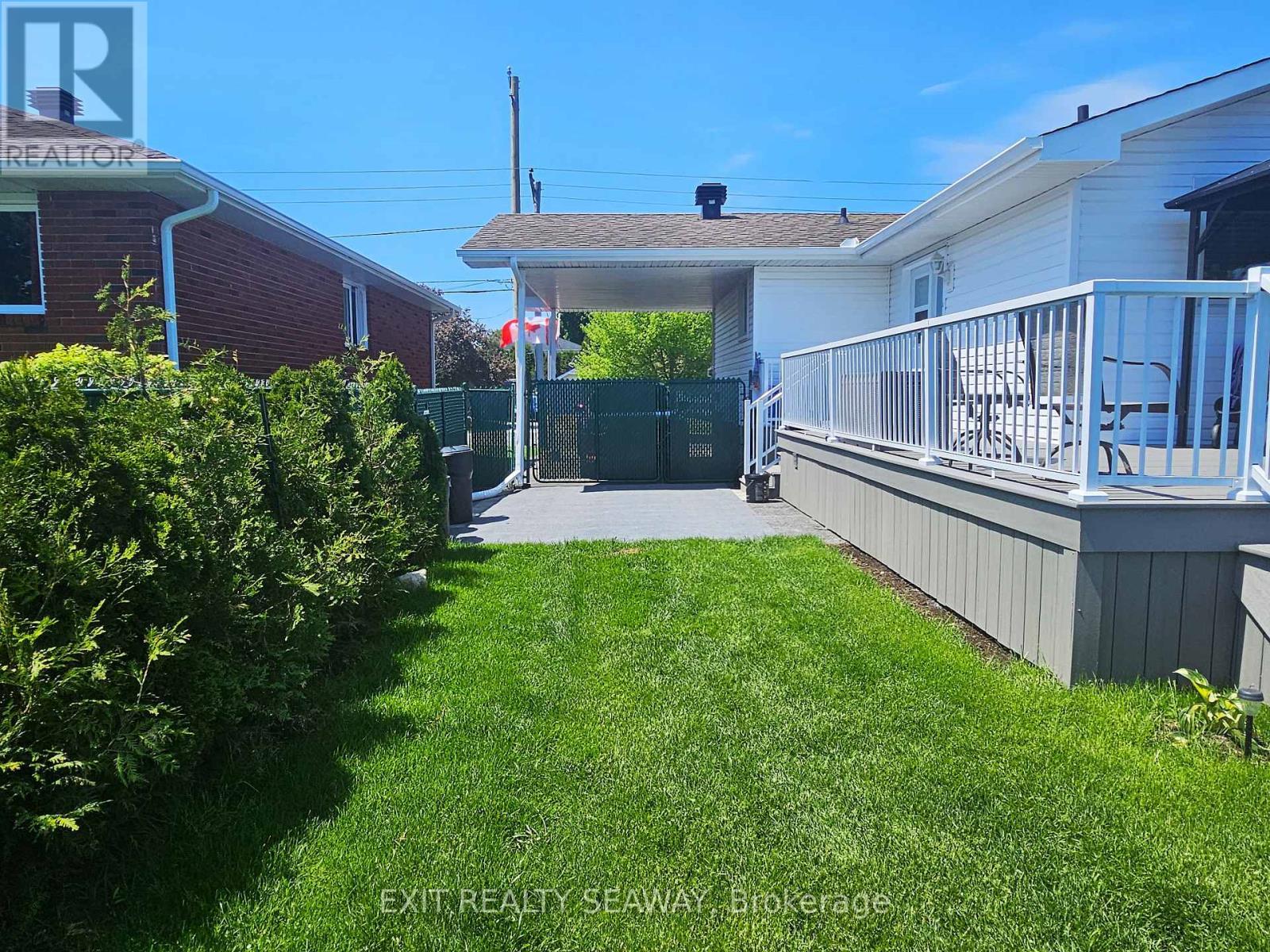 524 Anthony Street, Cornwall, ON - Outdoor With Deck Patio Veranda