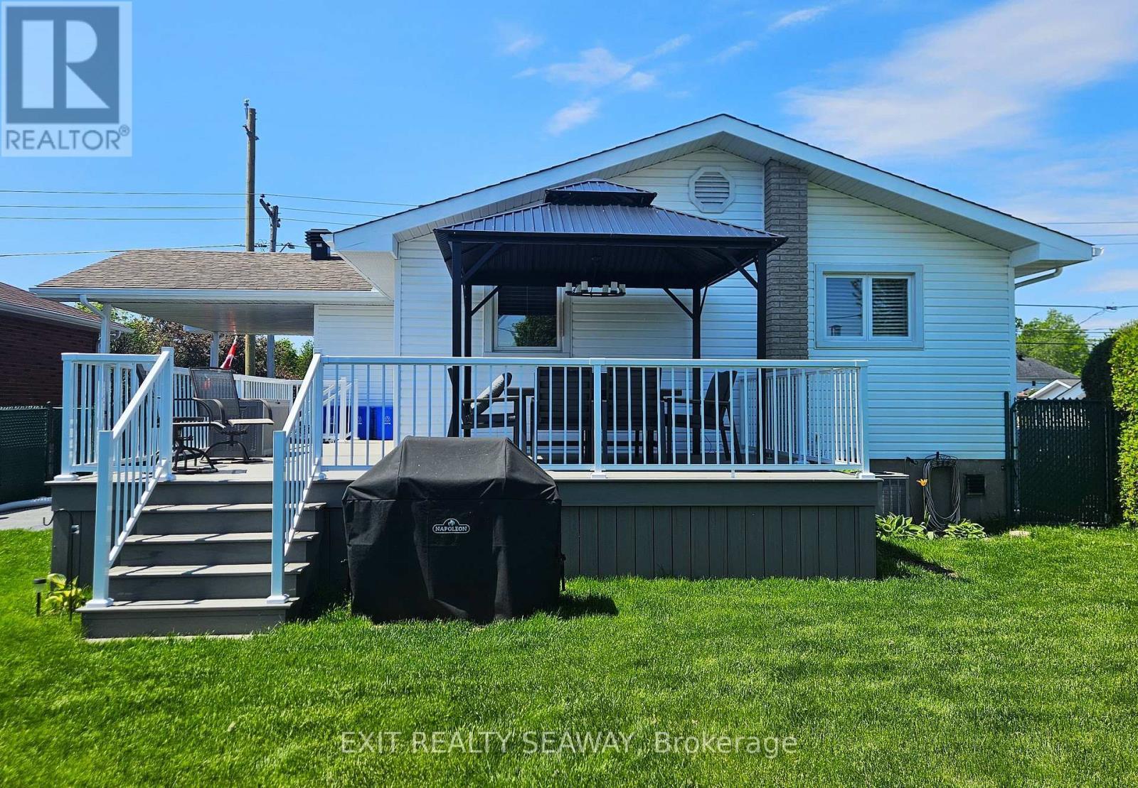 524 Anthony Street, Cornwall, ON - Outdoor With Deck Patio Veranda