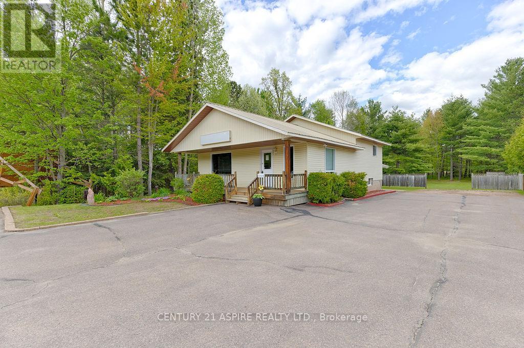 2889 Petawawa Boulevard, Petawawa, ON