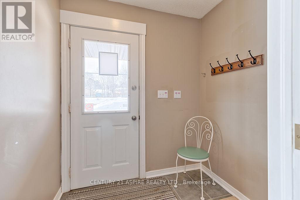 2889 Petawawa Boulevard, Petawawa, ON