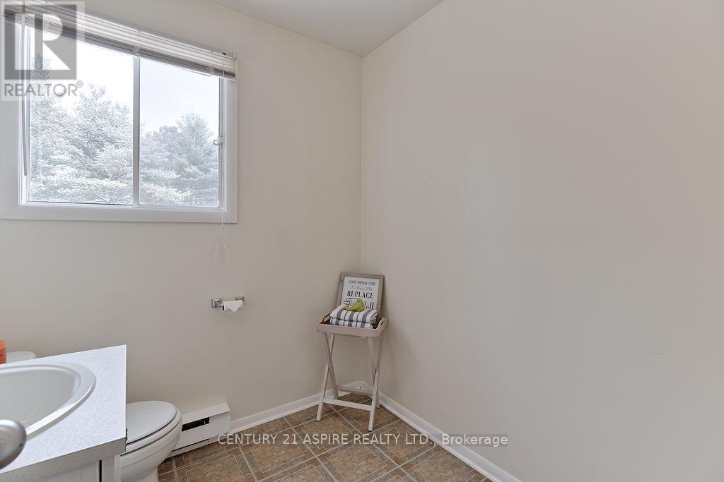 2889 Petawawa Boulevard, Petawawa, ON