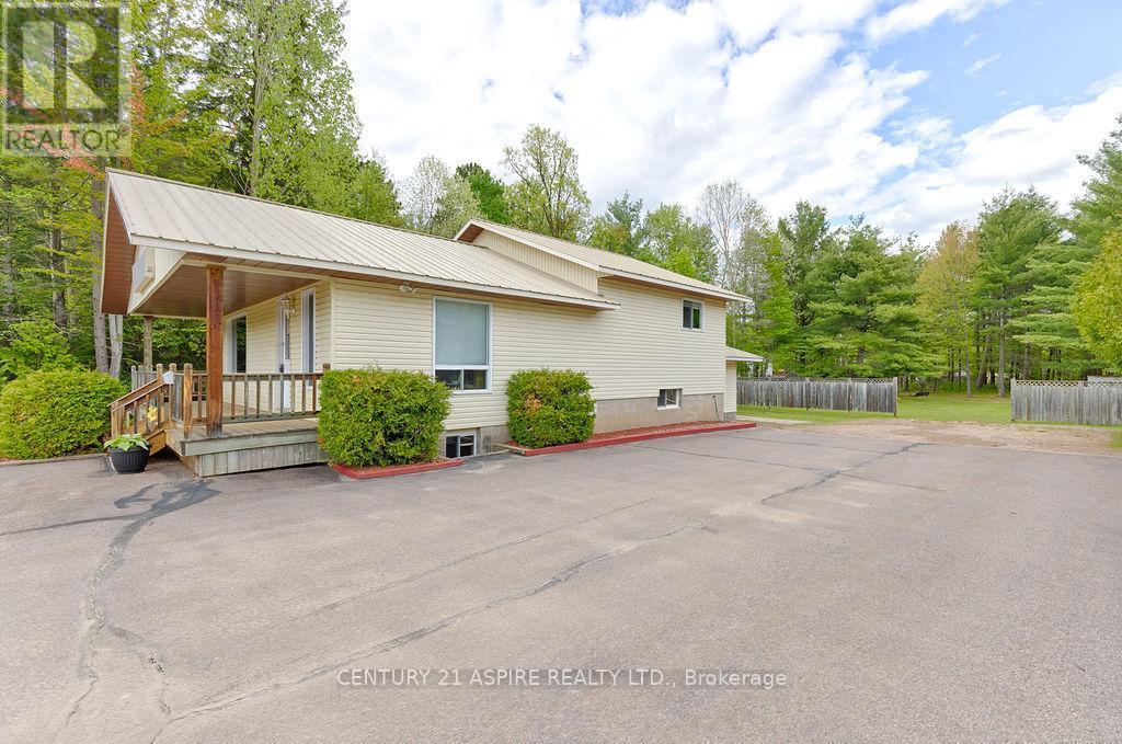 2889 Petawawa Boulevard, Petawawa, ON