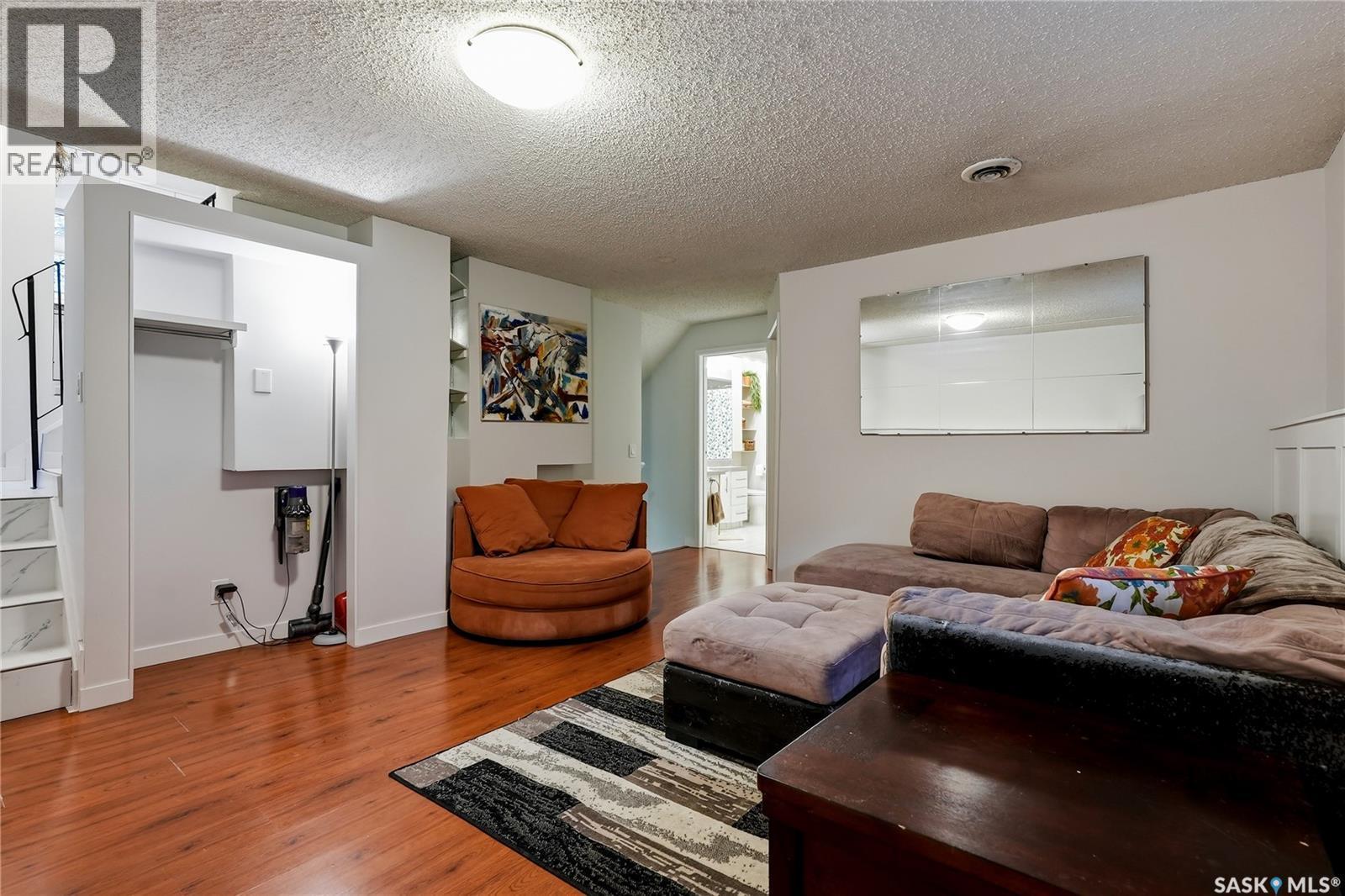 171 Coldspring Crescent, Saskatoon, SK - Indoor Photo Showing Living Room