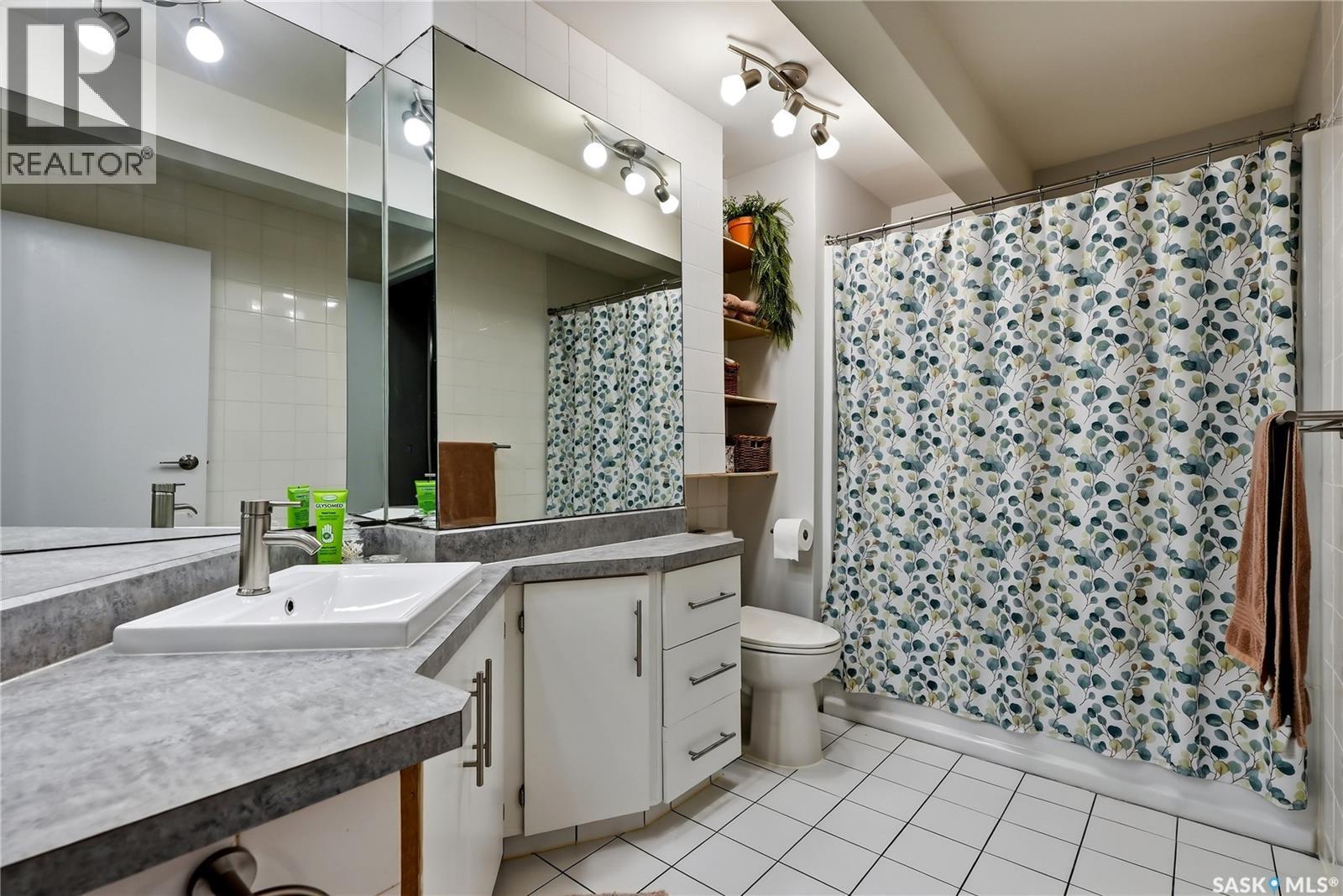 171 Coldspring Crescent, Saskatoon, SK - Indoor Photo Showing Bathroom