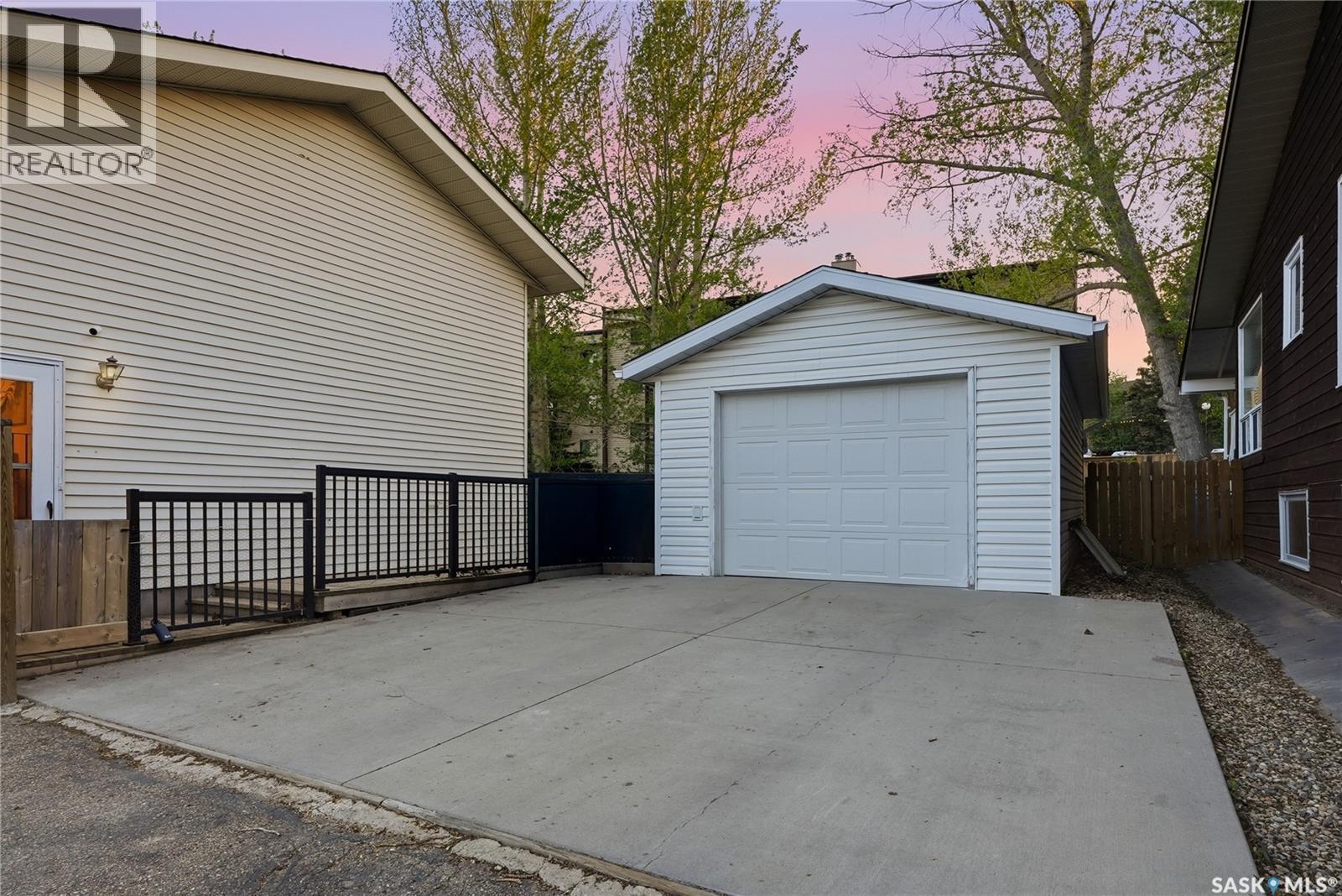 171 Coldspring Crescent, Saskatoon, SK - Outdoor With Exterior