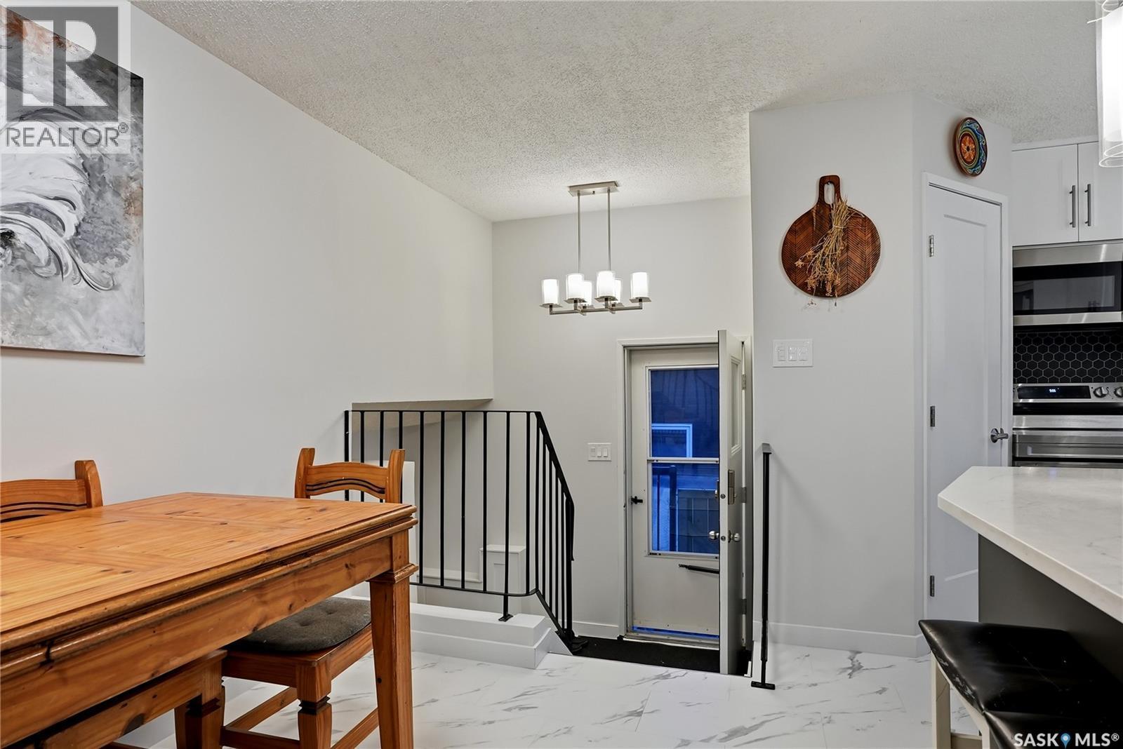 171 Coldspring Crescent, Saskatoon, SK - Indoor Photo Showing Dining Room