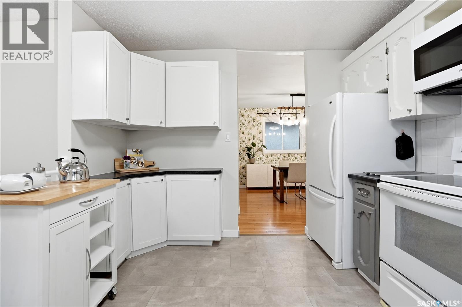 14 Edenwold Crescent, Regina, SK - Indoor Photo Showing Kitchen