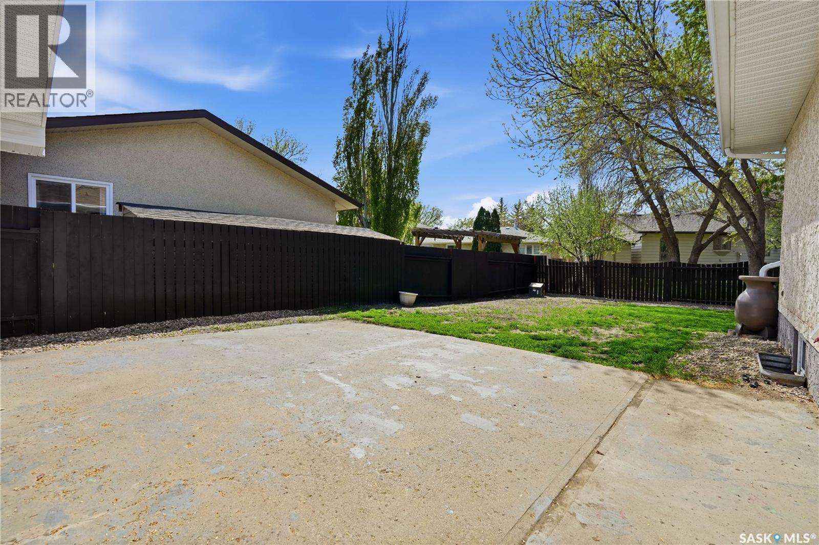 14 Edenwold Crescent, Regina, SK - Outdoor