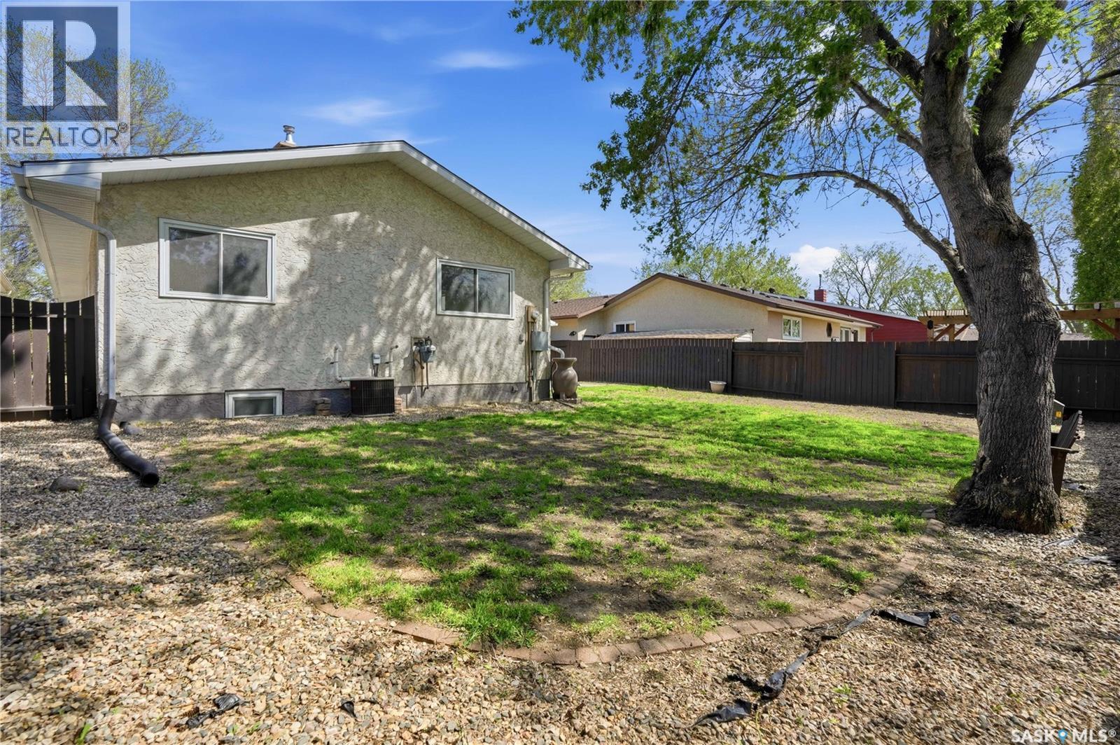 14 Edenwold Crescent, Regina, SK - Outdoor