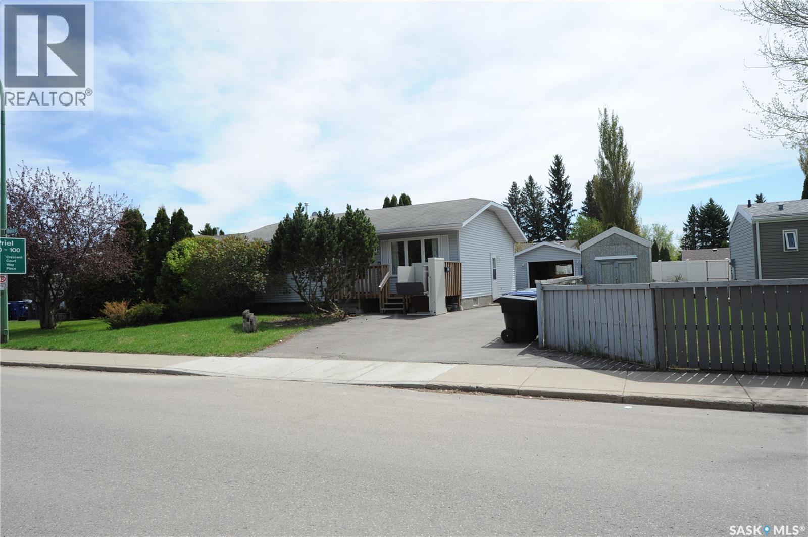 571 Pendygrasse Road, Saskatoon, SK - Outdoor