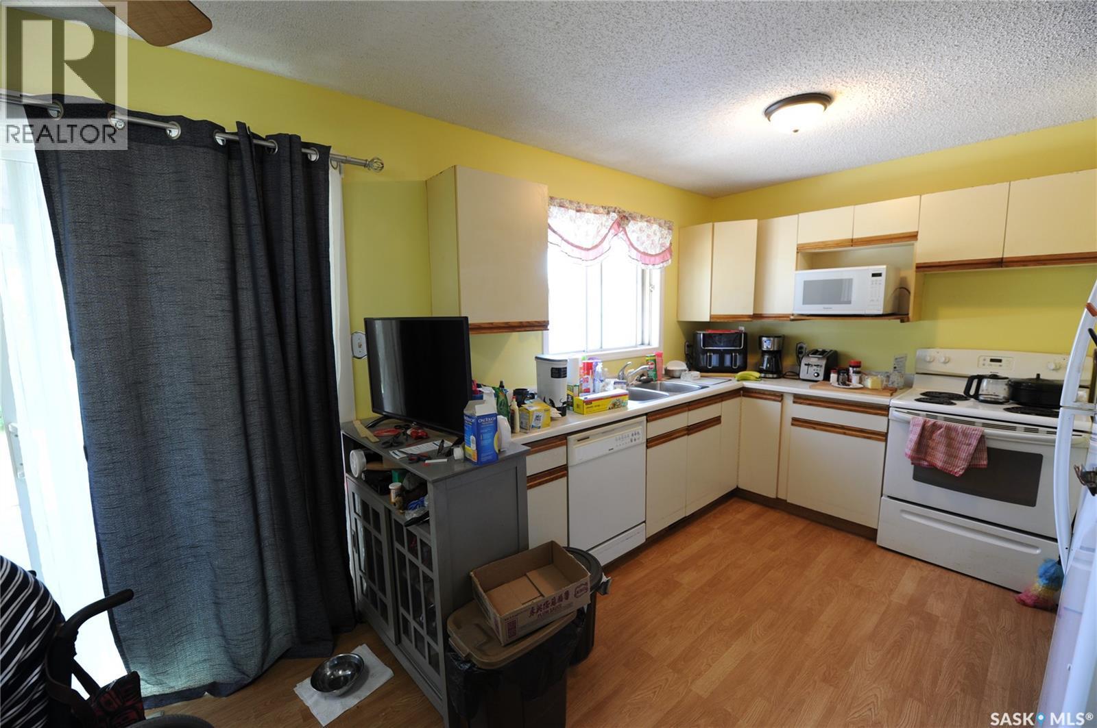 571 Pendygrasse Road, Saskatoon, SK