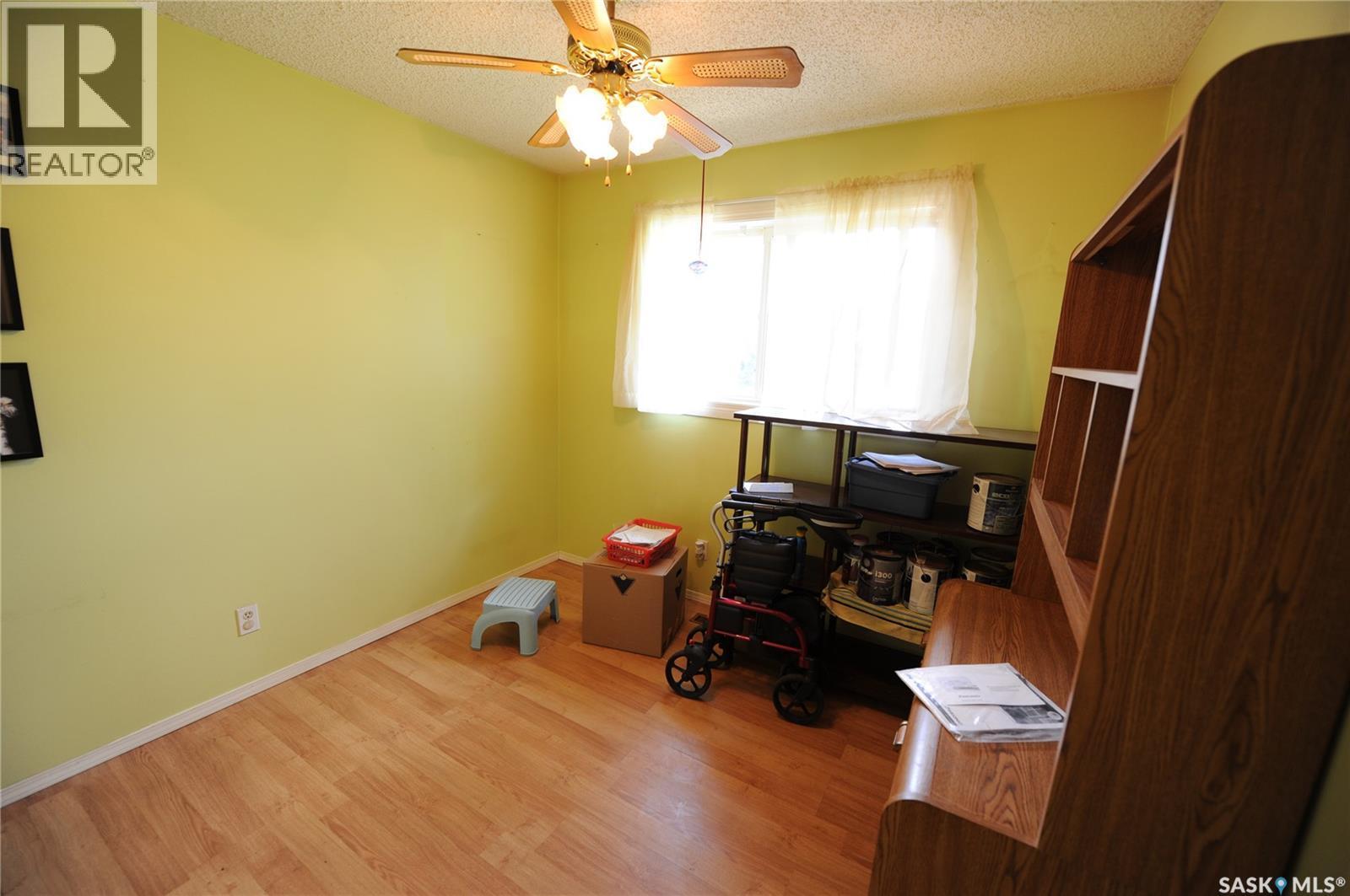 571 Pendygrasse Road, Saskatoon, SK