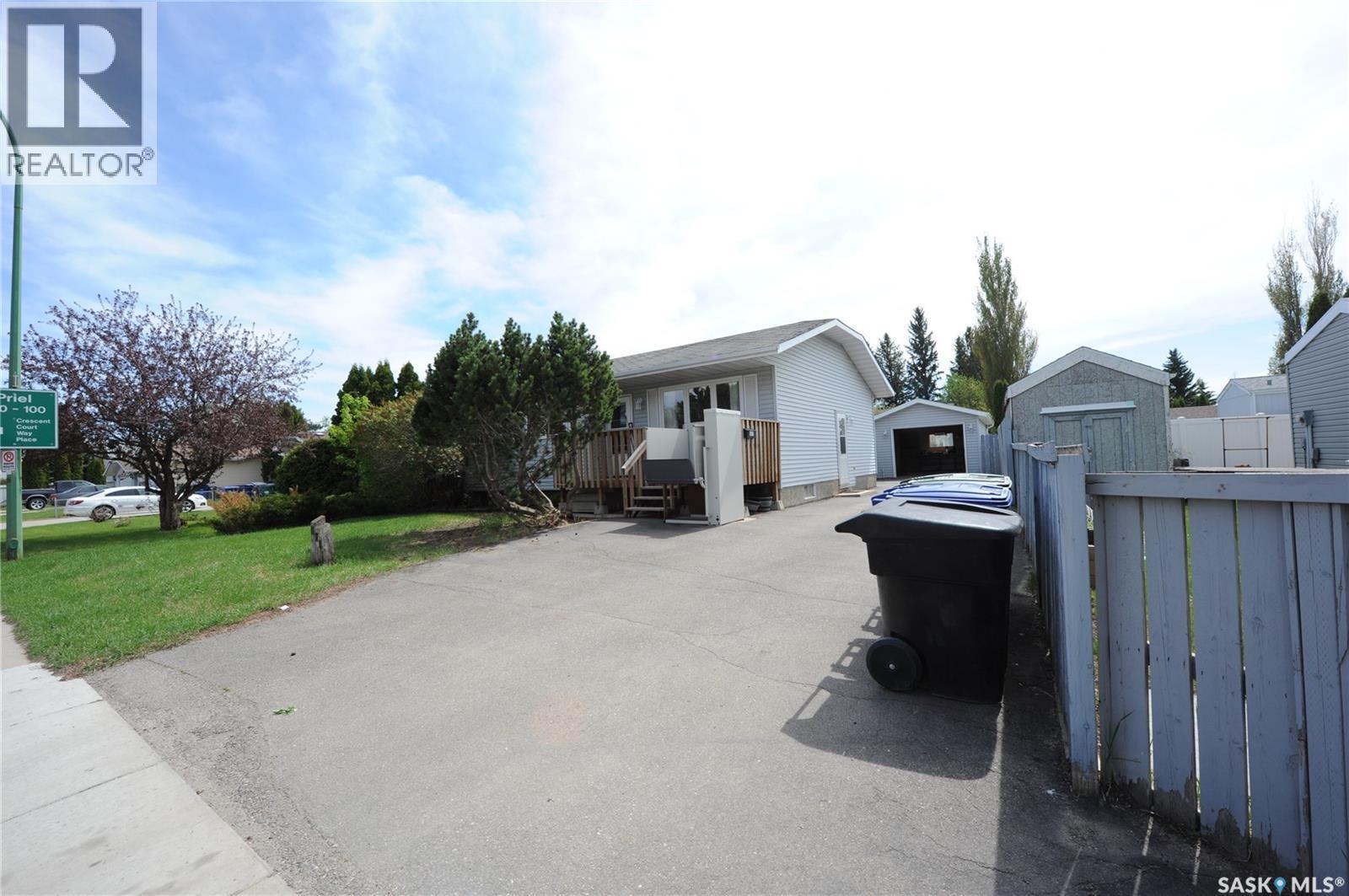 571 Pendygrasse Road, Saskatoon, SK - Outdoor