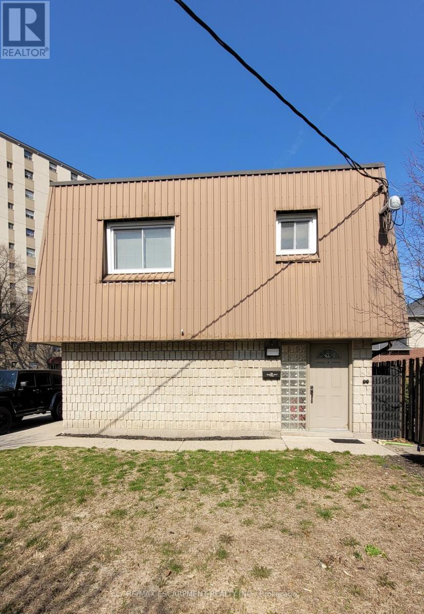 325 Fairview Drive, Brantford, ON