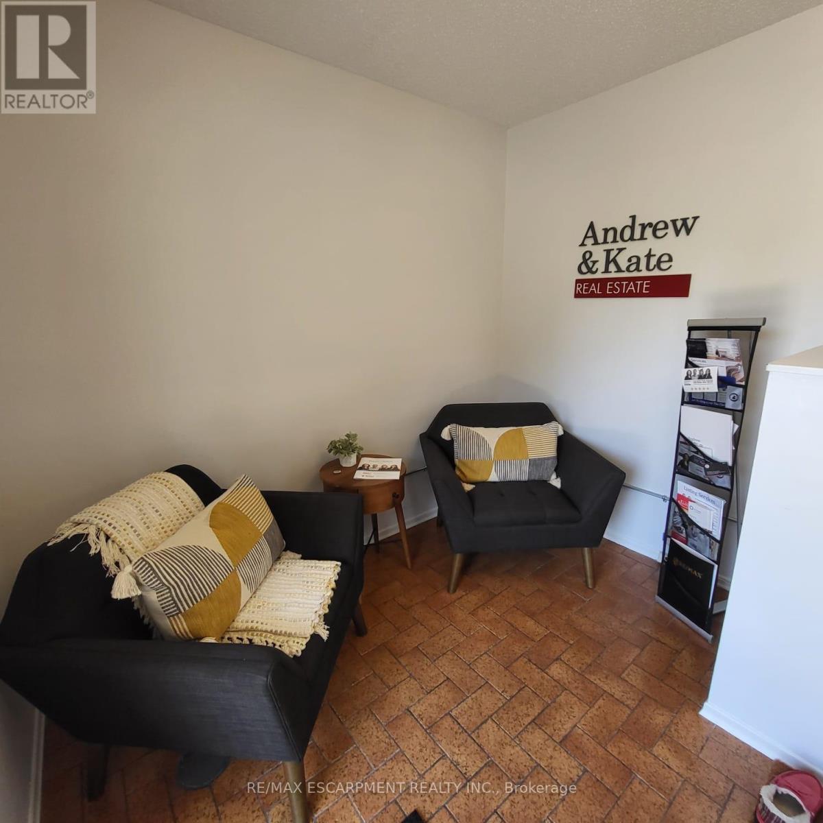 325 Fairview Drive, Brantford, ON