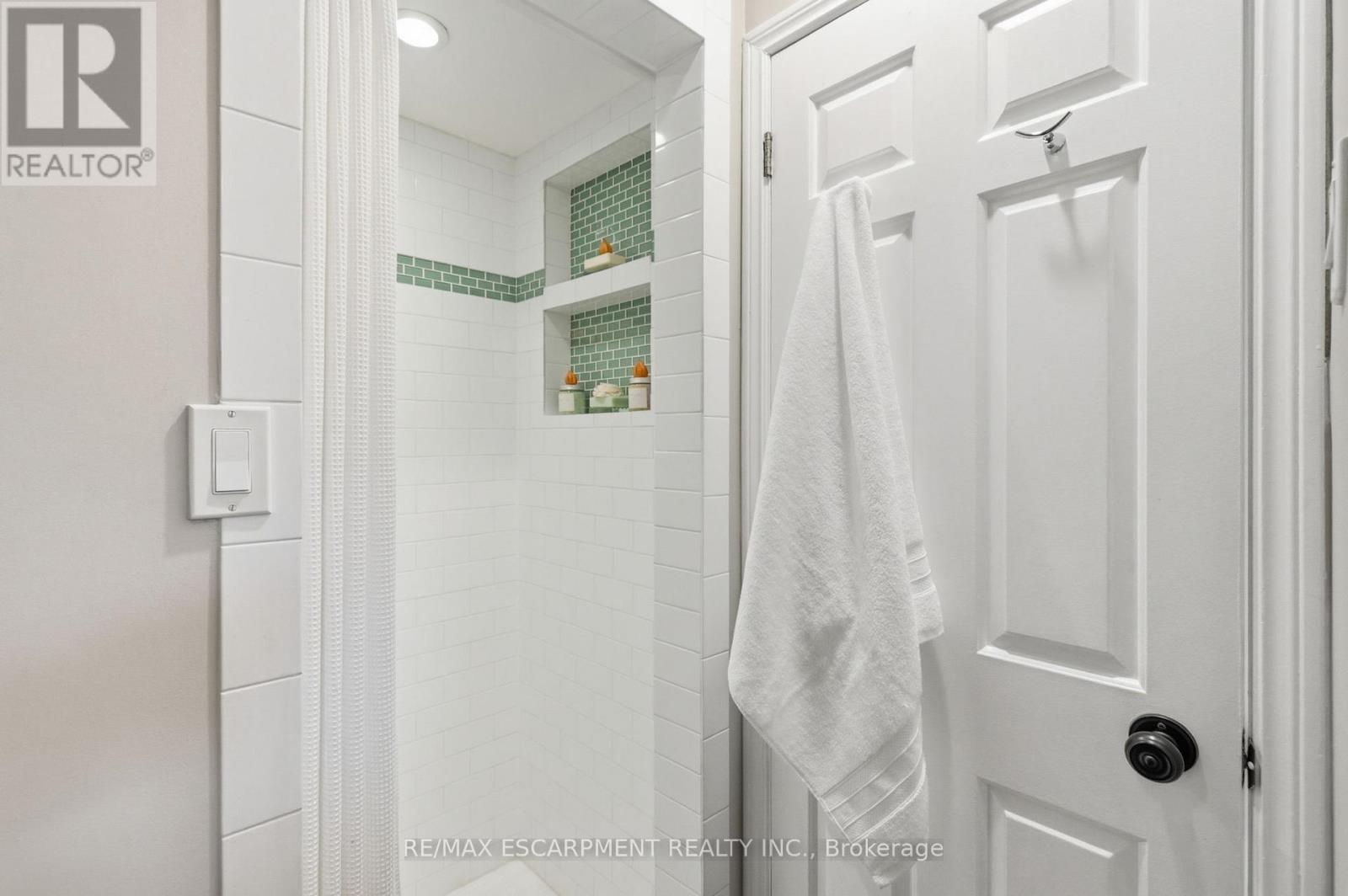314 Hess Street S, Hamilton, ON - Indoor Photo Showing Bathroom