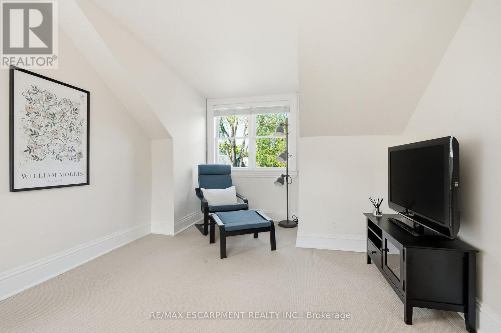 314 Hess Street S, Hamilton, ON - Indoor Photo Showing Other Room