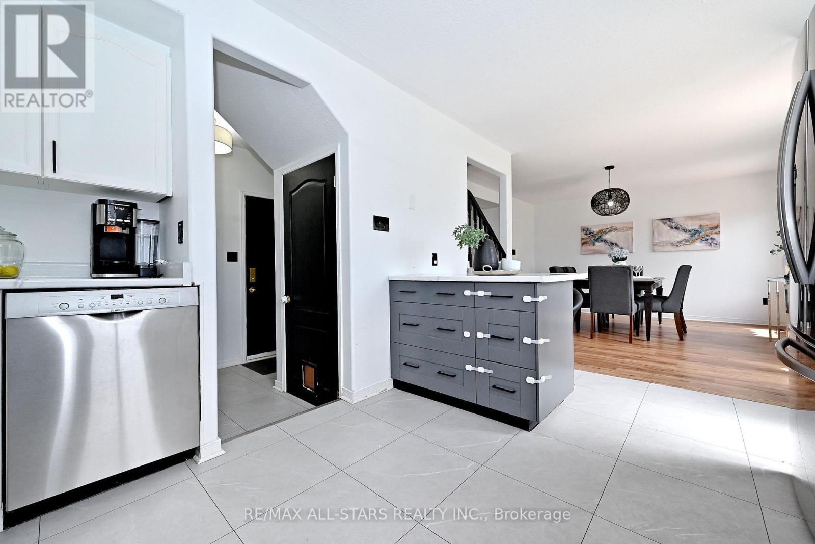 647 Trailview Drive, Peterborough, ON - Indoor Photo Showing Other Room