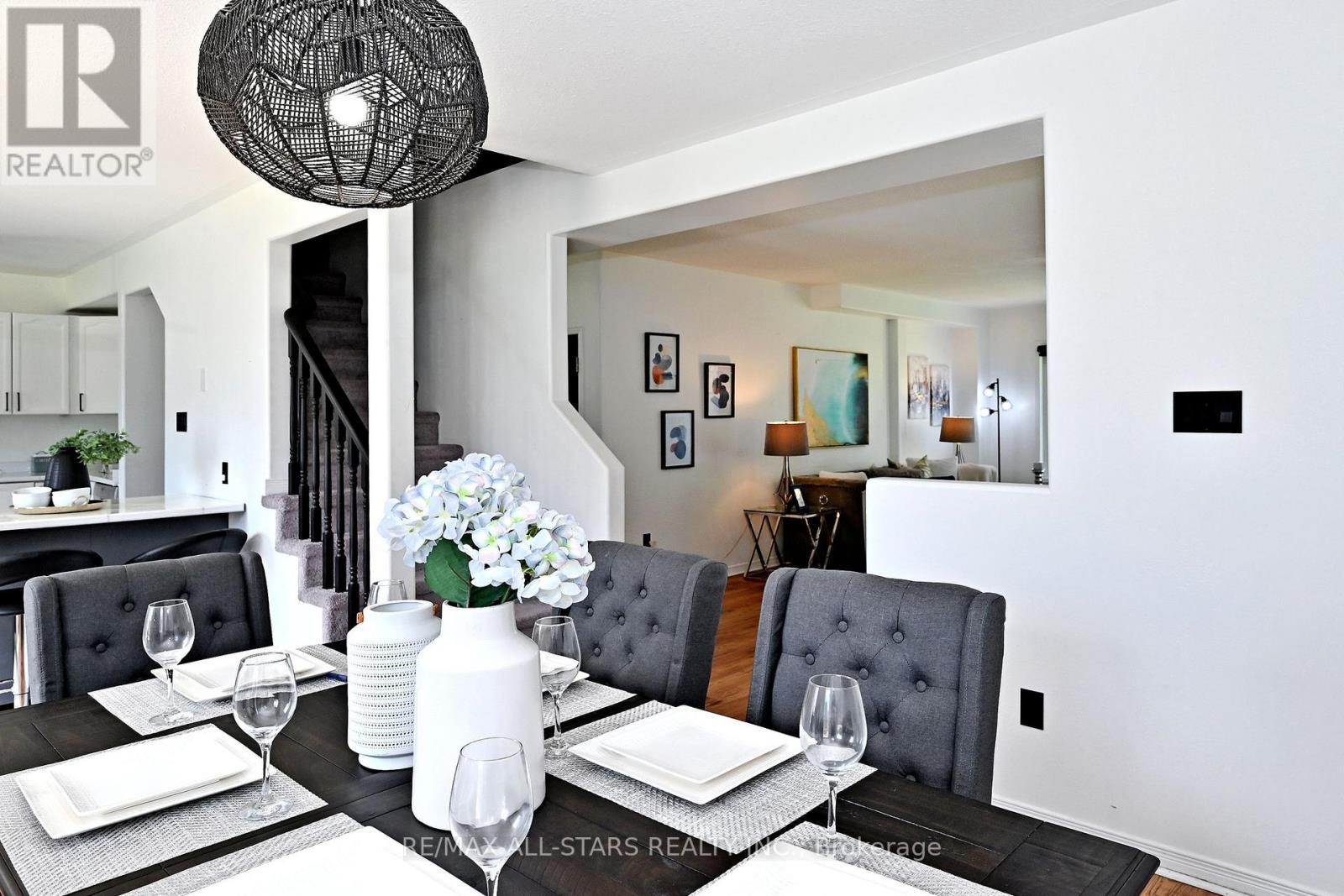 647 Trailview Drive, Peterborough, ON - Indoor Photo Showing Dining Room