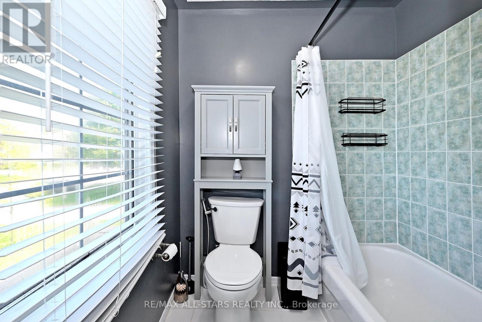 647 Trailview Drive, Peterborough, ON - Indoor Photo Showing Bathroom