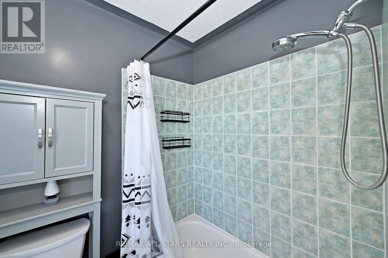 647 Trailview Drive, Peterborough, ON - Indoor Photo Showing Bathroom