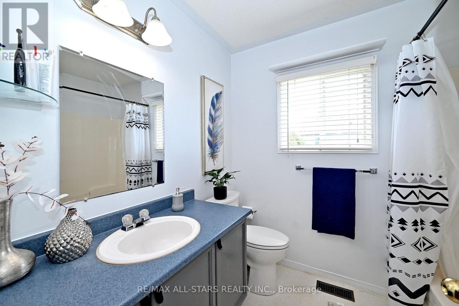 647 Trailview Drive, Peterborough, ON - Indoor Photo Showing Bathroom